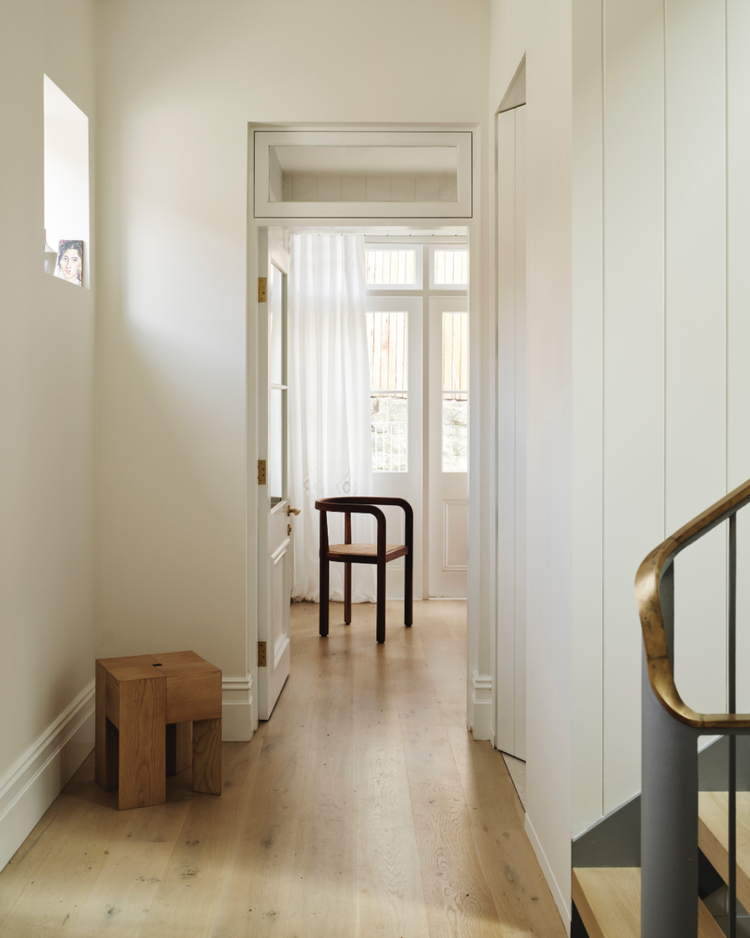 LAVENDER BAY HOME — GEORGINA WILSON ASSOCIATES — Claire Delmar