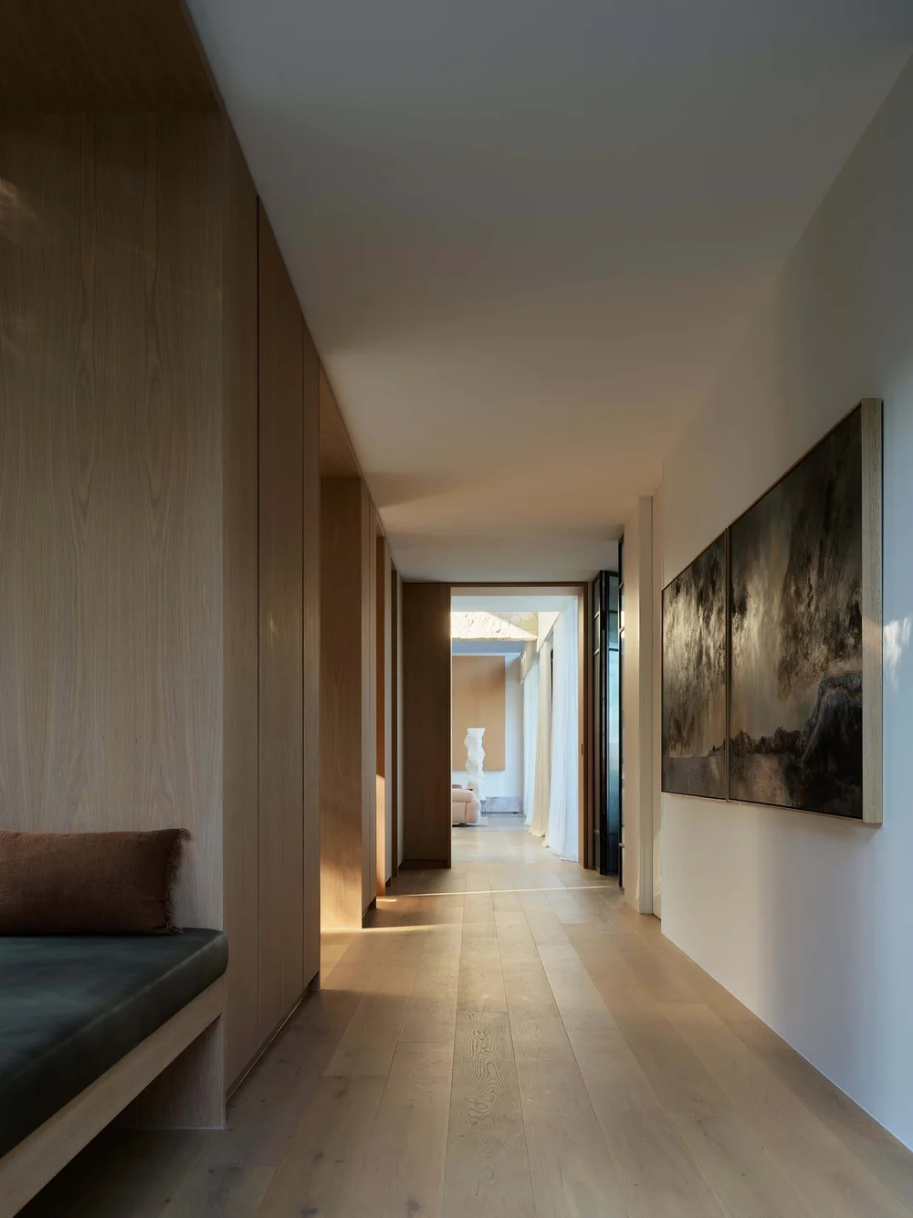 RIVERVIEW HOUSE — CM STUDIO — Claire Delmar