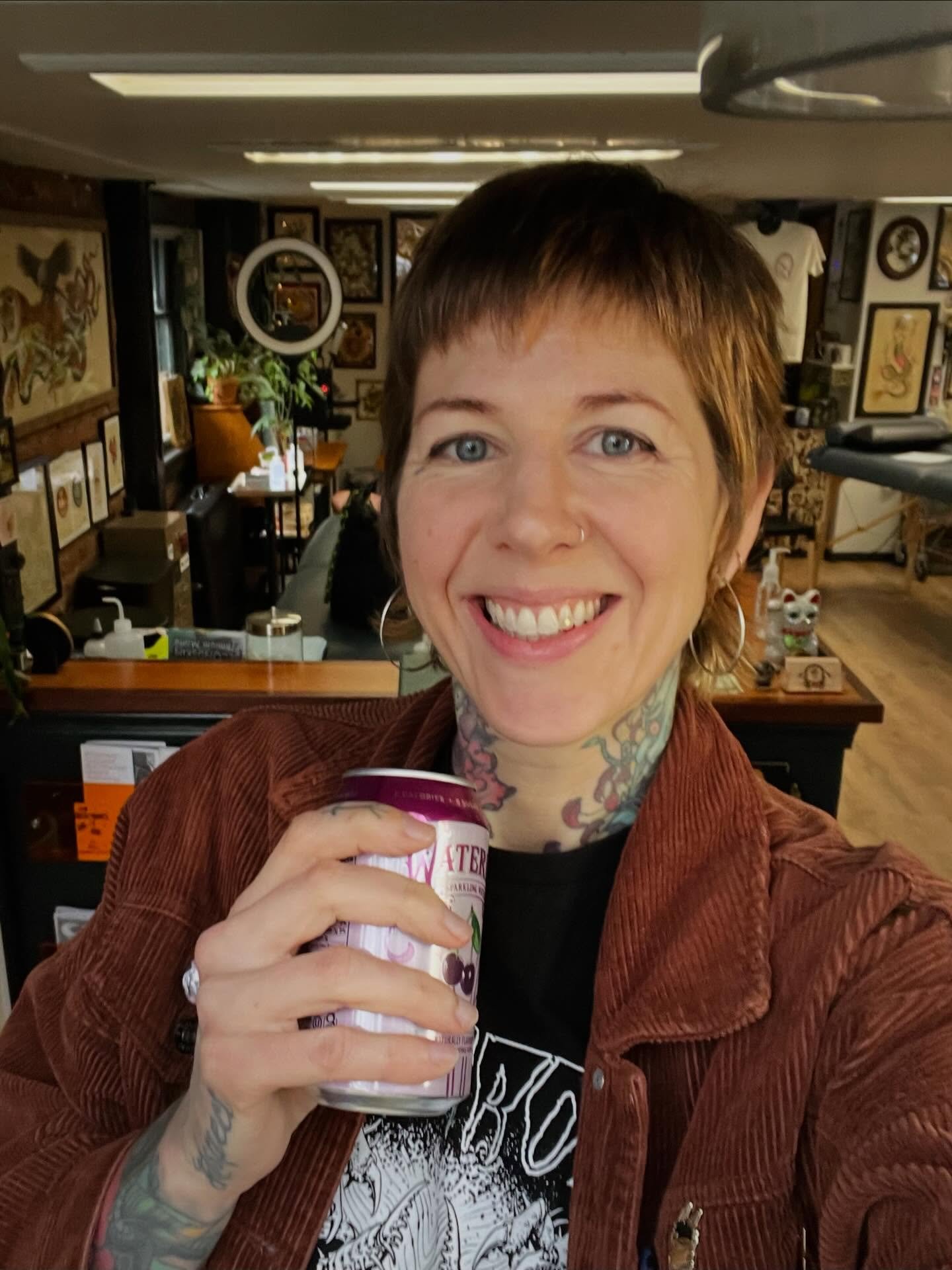5 YEARS EFFING SOBER

Please enjoy my annual (still somehow blurry) fizzy water tattoo shop selfie where I celebrate this era of learning to better love myself and those around me. There are good days and bad days, most days it&rsquo;s a mix of every