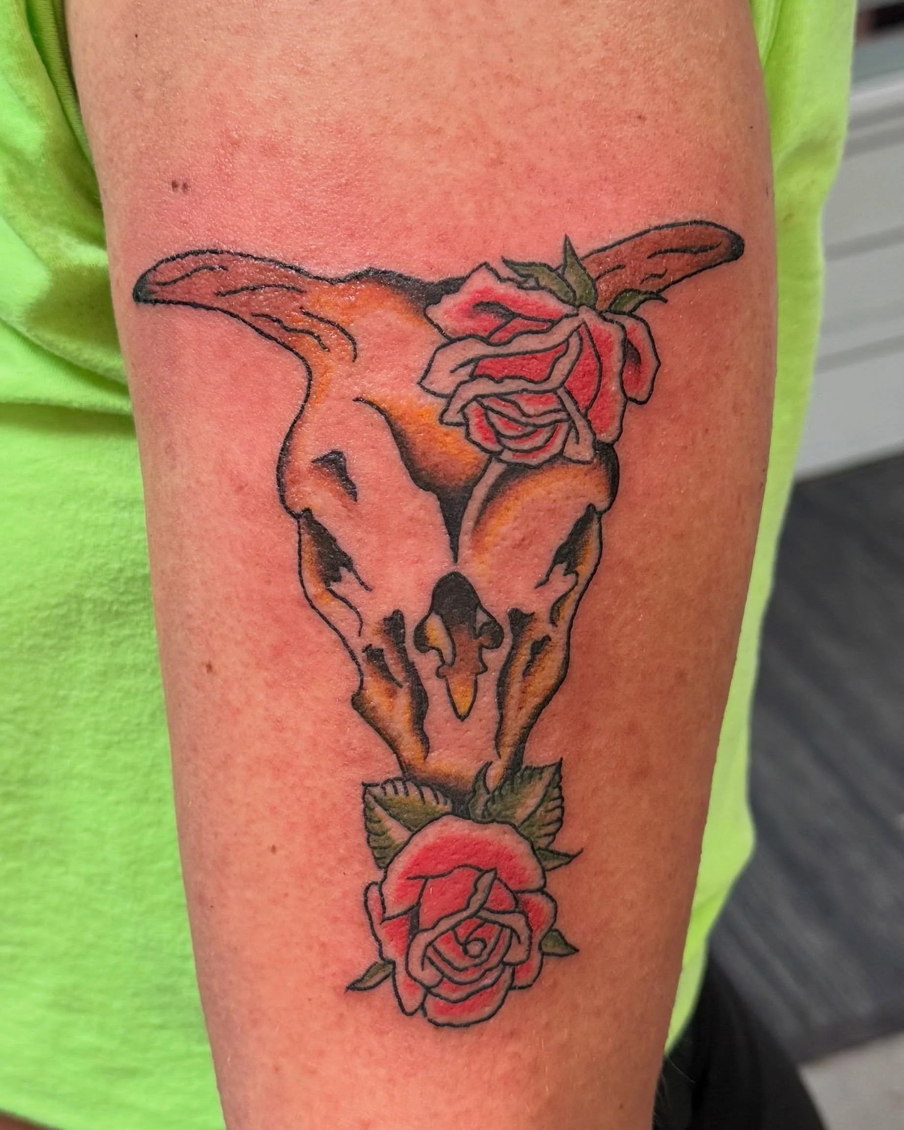 VOID Day III
So honored to tattoo this one on @voidtattoofest volunteer and all around wonderful human @bookworm8988 
Thank you Darcy for making Void happen!! 
Tattoo from my traditional take on Georgia O&rsquo;Keeffe&rsquo;s work.