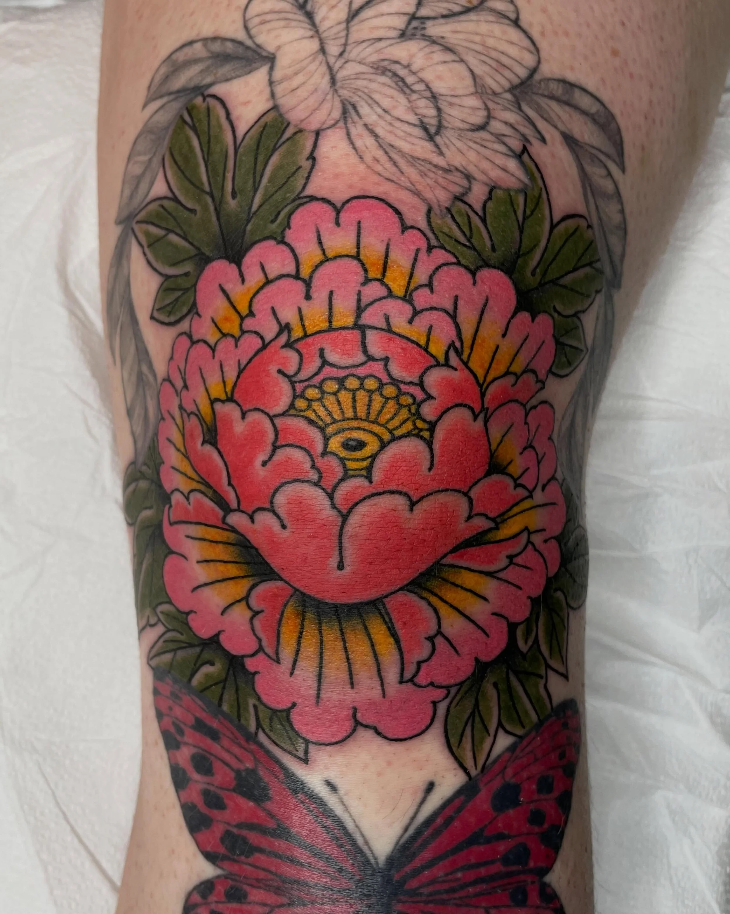 A few tattoos and shenanigans from @voidtattoofest.  What a truly amazing experience. The magic and absolute reverence for tattooing was palpable, what a treat. My tattooing cup overfloweth. Thank you so much to @the_noble_mountain @obritztattoos @wi