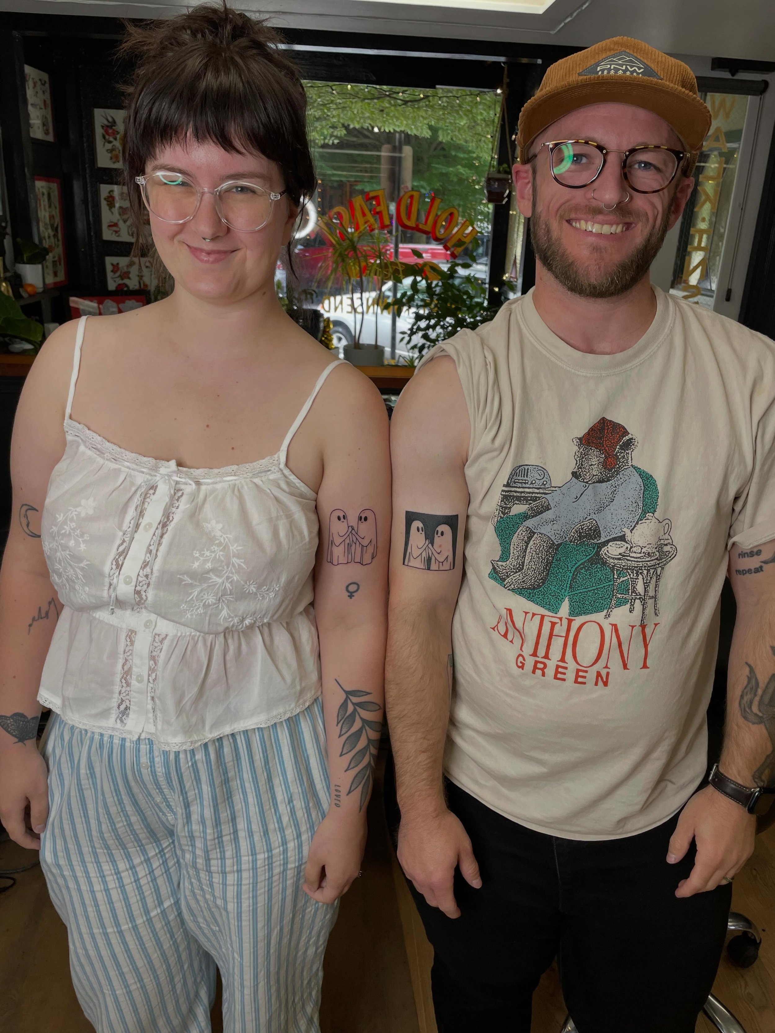 But are you even married if you didn&rsquo;t get a cute tattoo about it on your honeymoon?! 

Thank you and big congratulations, Savannah and Lucas. We love love 💕