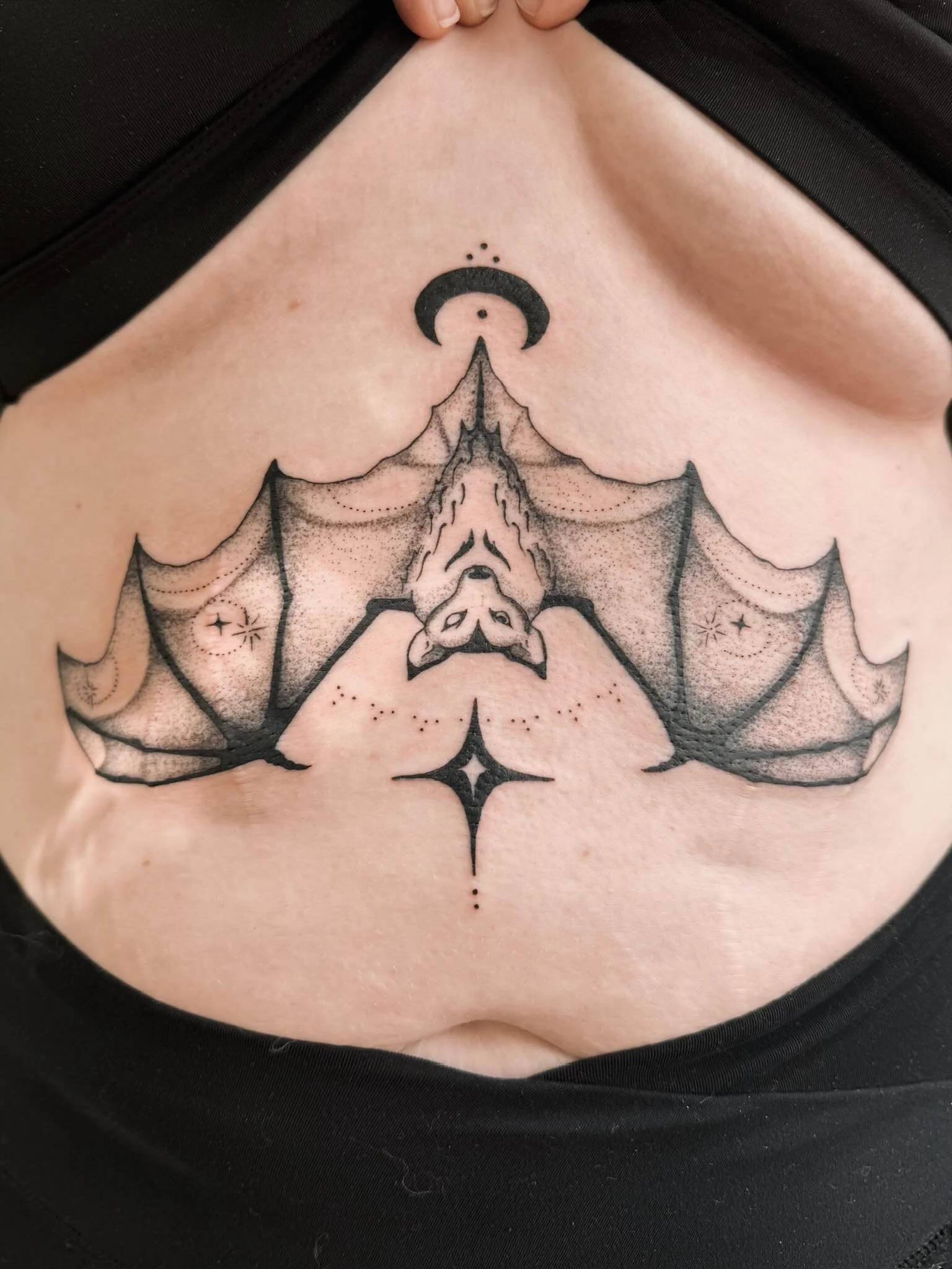 Some beautiful new work by @serenaofearth. Gratitude to amazing clients who sit for tough pieces! 

This bat with star and moon tattoo was completed in one session. DM @serenaofearth to book your tattoo
