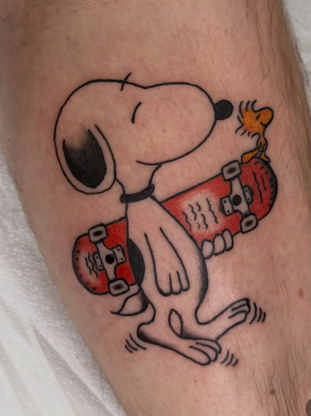 A little Snoopy joy for your day today 

Tattoo by @tylermoontattoo 

✨✨✨