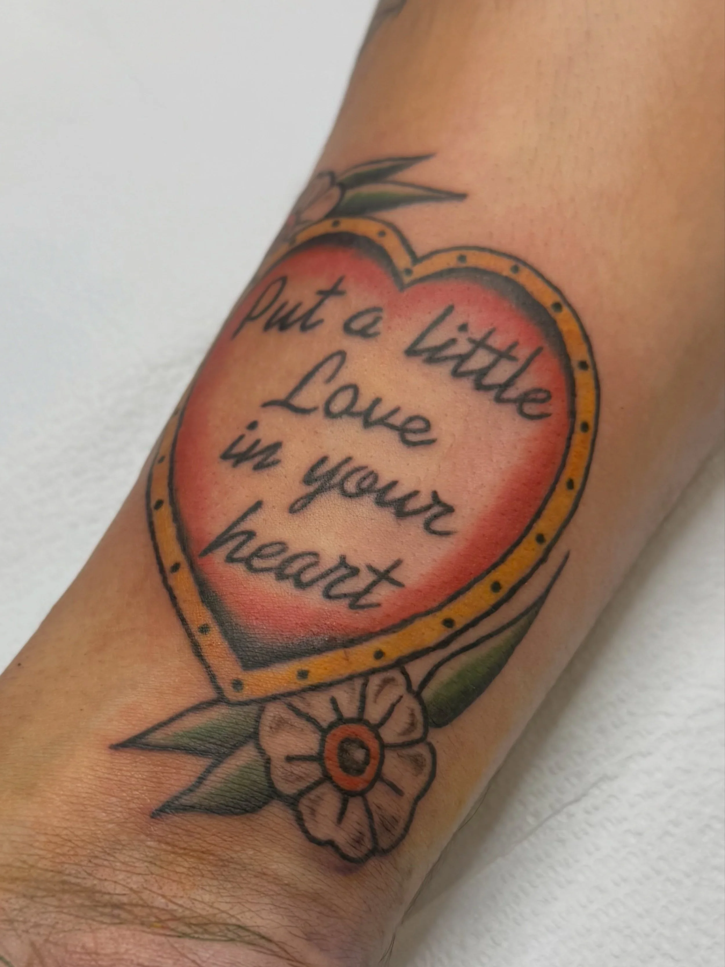 A sweet heart for @mason_rigel and a feather for @sgulin 
Thank you both for being such lovely humans to work with ✨