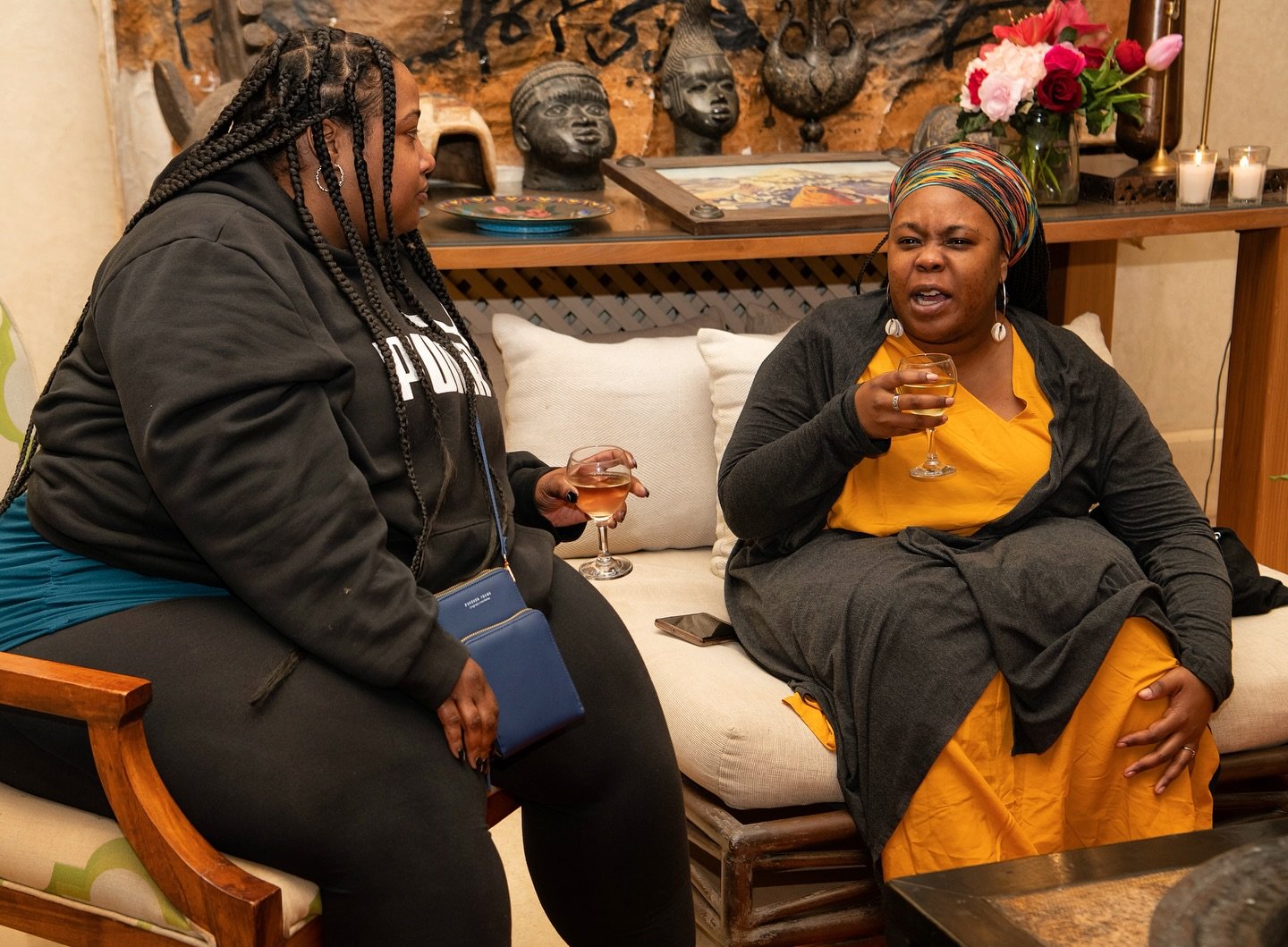 GRATITUDE MOMENT 

📸 Two souls, one moment of truth.

One of the greatest gifts of these retreats is the vulnerability our retreaters bring to the table. In spaces like this, walls come down, stories are shared, and healing begins. 💛

We are endles