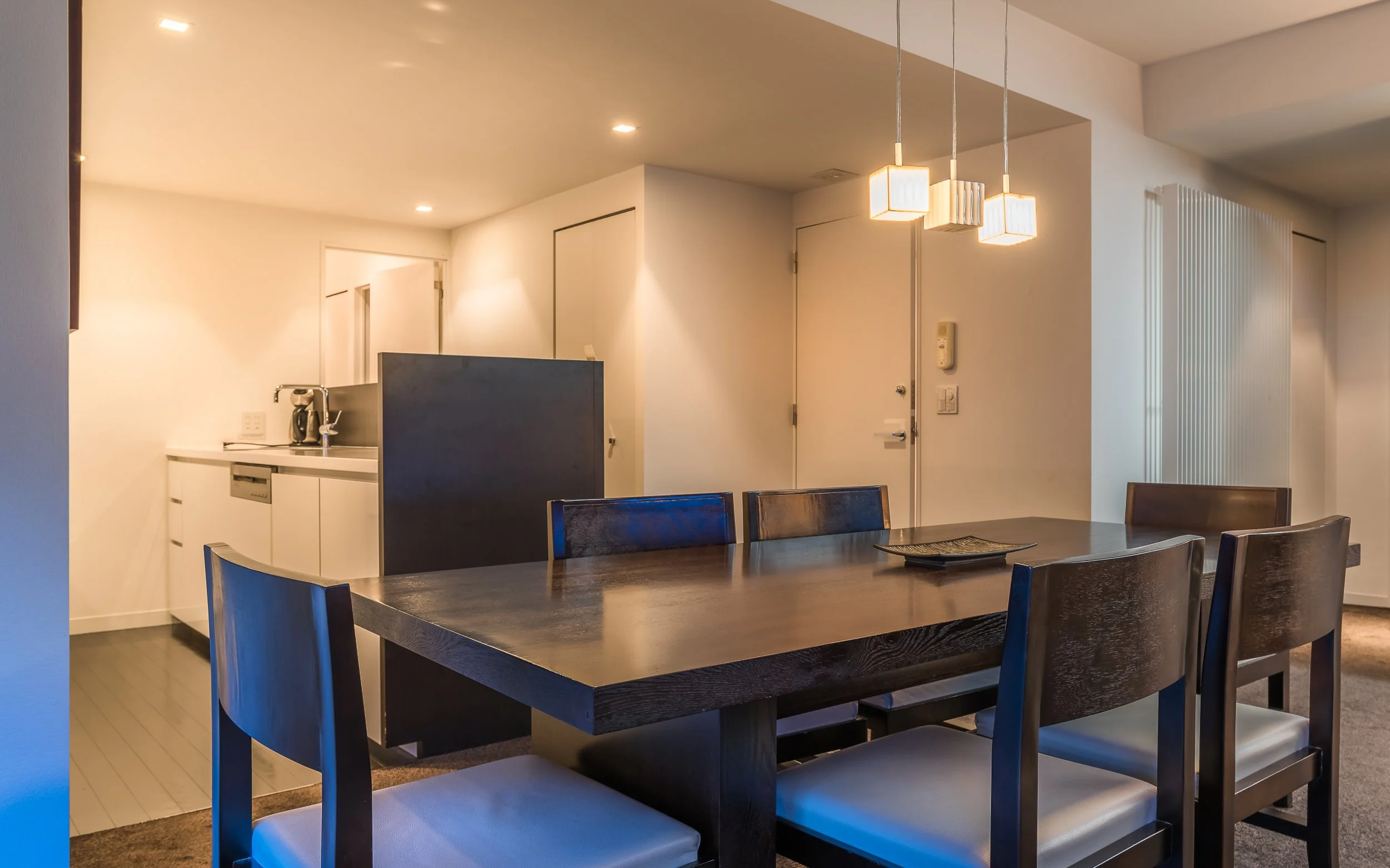 SET_06_3BR Premier Suite.jpg