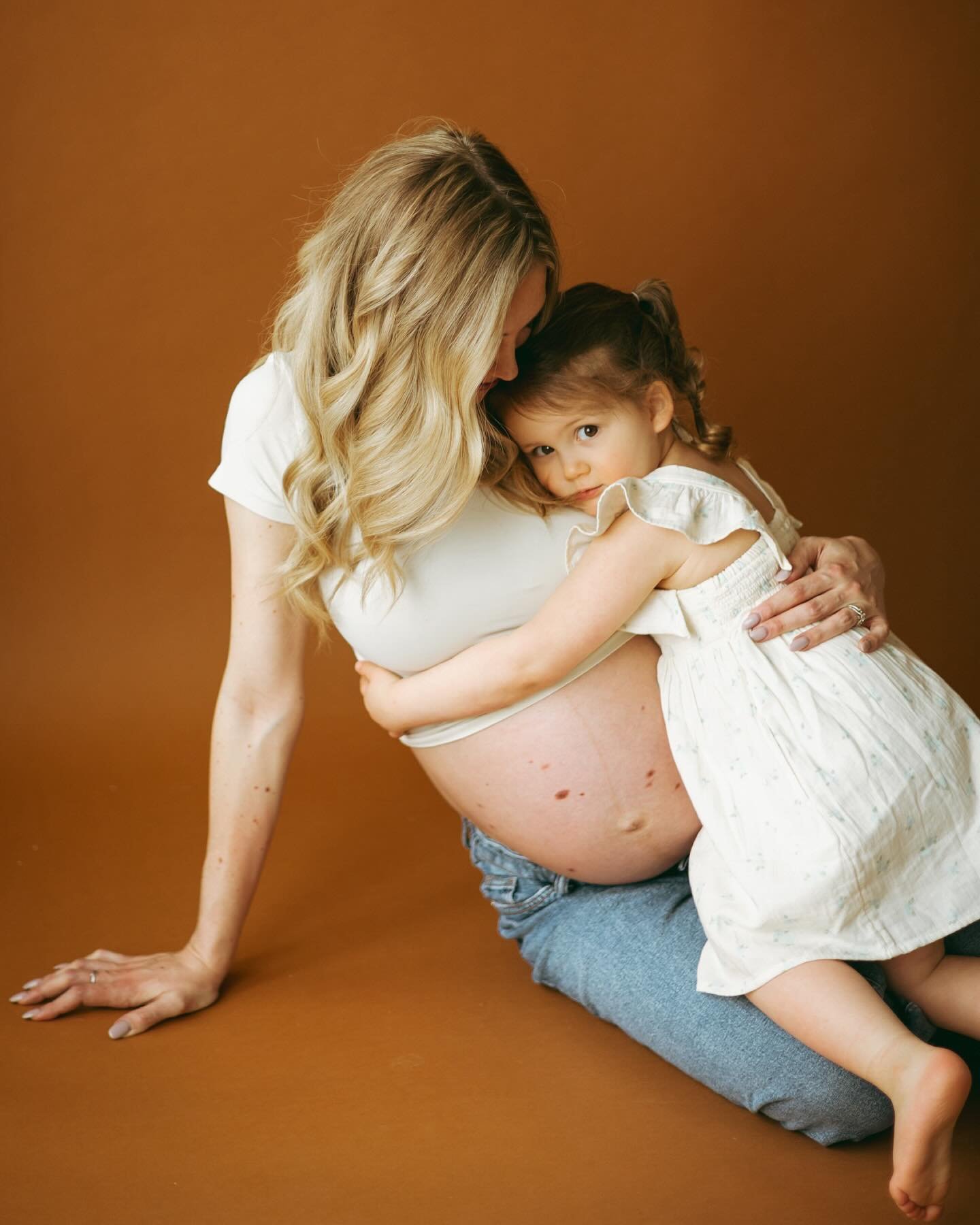 Sophie is so excited to become a big sister 🫶💛 It&rsquo;s truly an honor and a pleasure to witness this amazing family grow. 

Thank you @sc_wilson21 for having me. Forever grateful to know you and be a small part of these magical milestones for yo