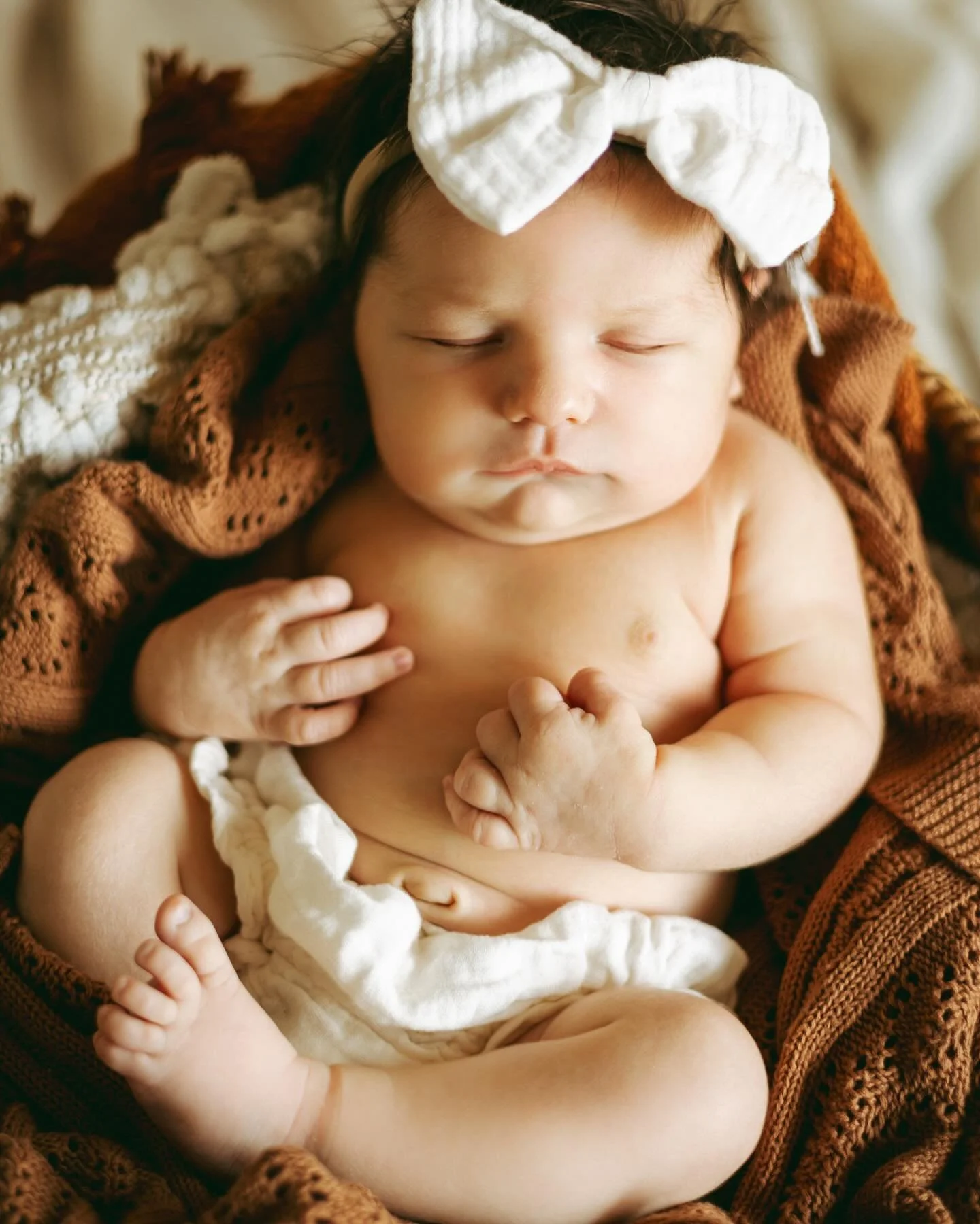 It’s no secret I am absolutely smitten with this little angel πΌ
We may be in the thick of wedding season, but I couldn’t resist popping on here to share this cutie session with @ginsmud 
I am so incredibly happy for these two. π«Ά