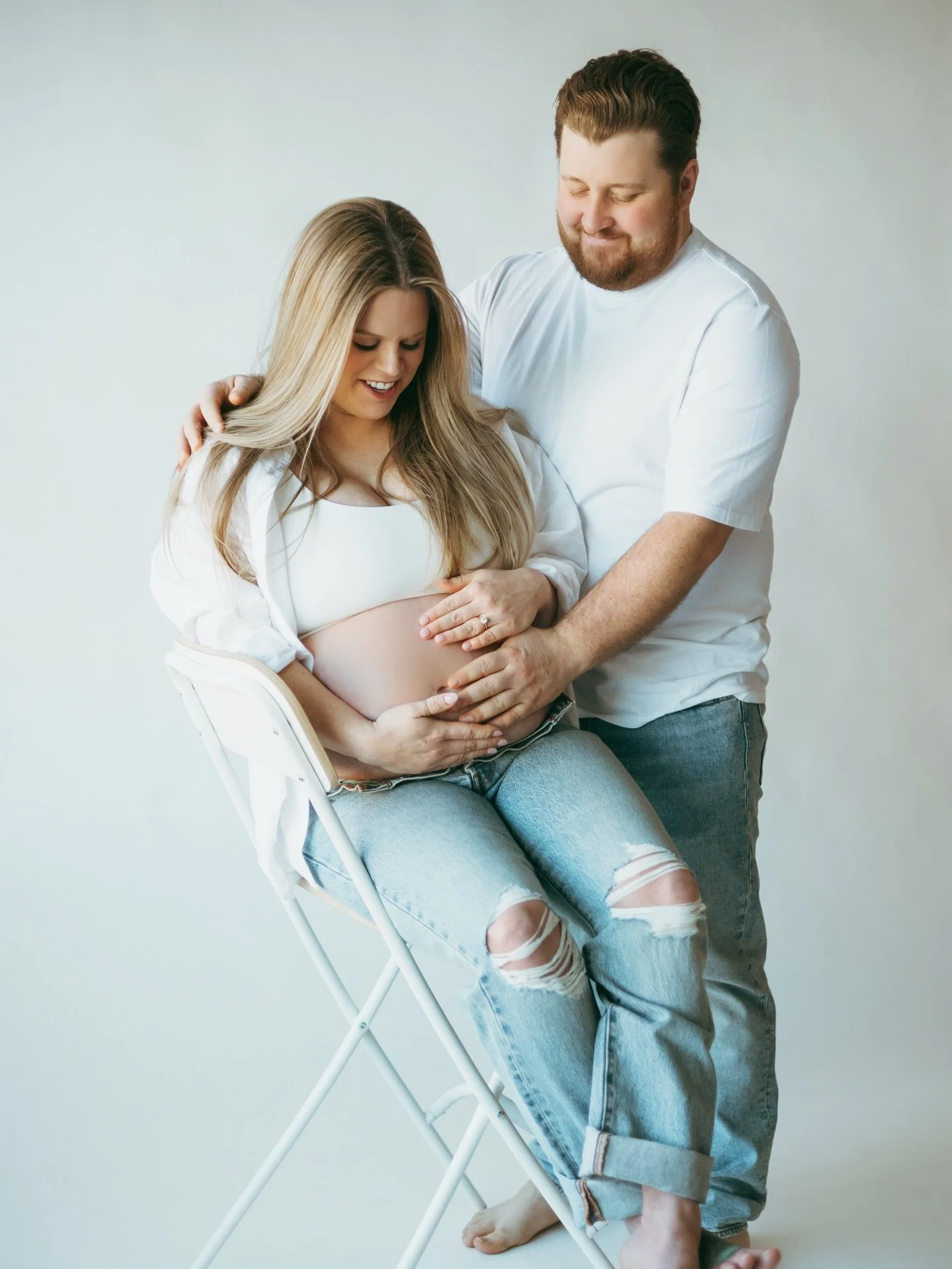 Simple backdrops and casual outfits for our simple, laid back and modern mamas 🤍 

I loved this session so much and feel incredibly honoured to capture their big day as well 🫶💛✨ Congrats lovers, you have a huge year ahead of you and I can&rsquo;t 