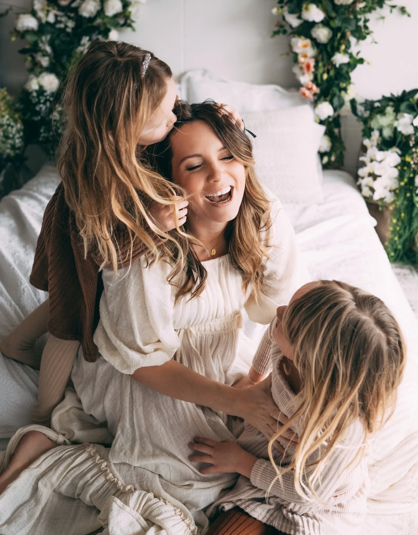 A few maternity photos of @wildlovephotos done by your gal @aftonphotography 🫶 

Just a reminder Kristy is on a shorter leave from the studio, but Ashleigh is around and would be happy to take over shoots in her place 🙌💛 Please contact her directl