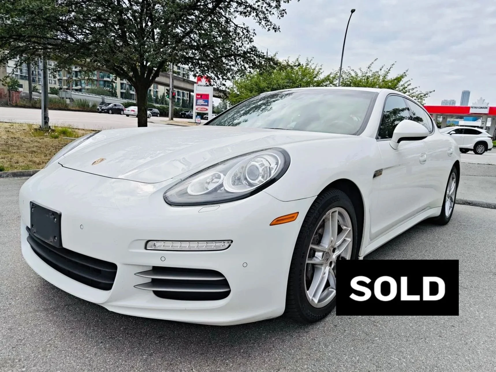 2014 Porsche Panamera 4 – 3.6L V6 AWD ($24,500)
