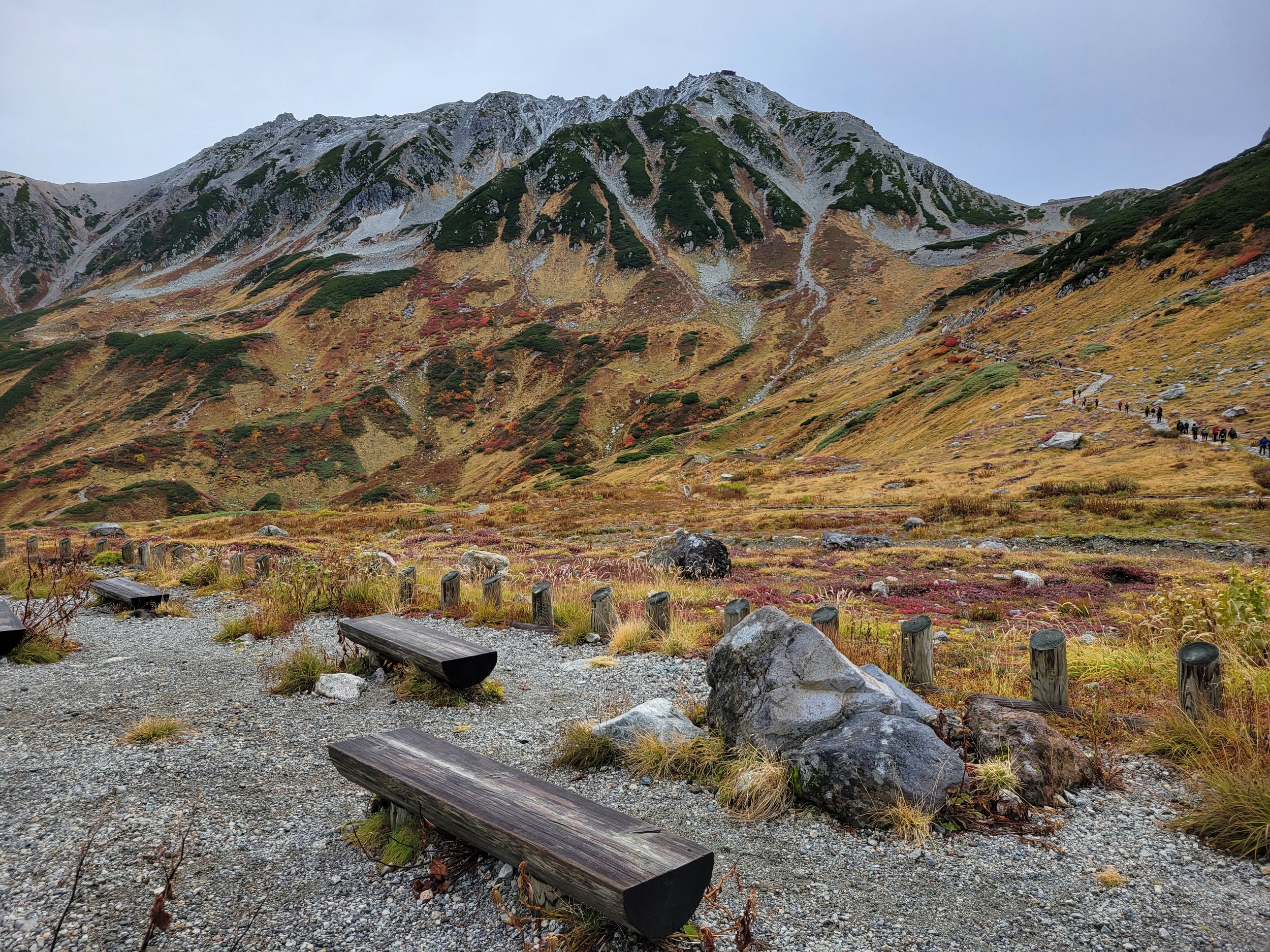 A little rest area before the trail up
