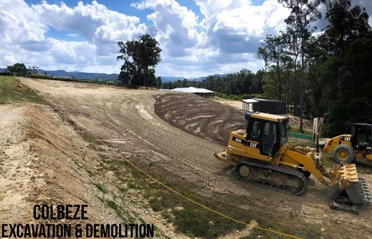 Another house pad/driveway cut and fill, level 1 compaction and topsoil batters