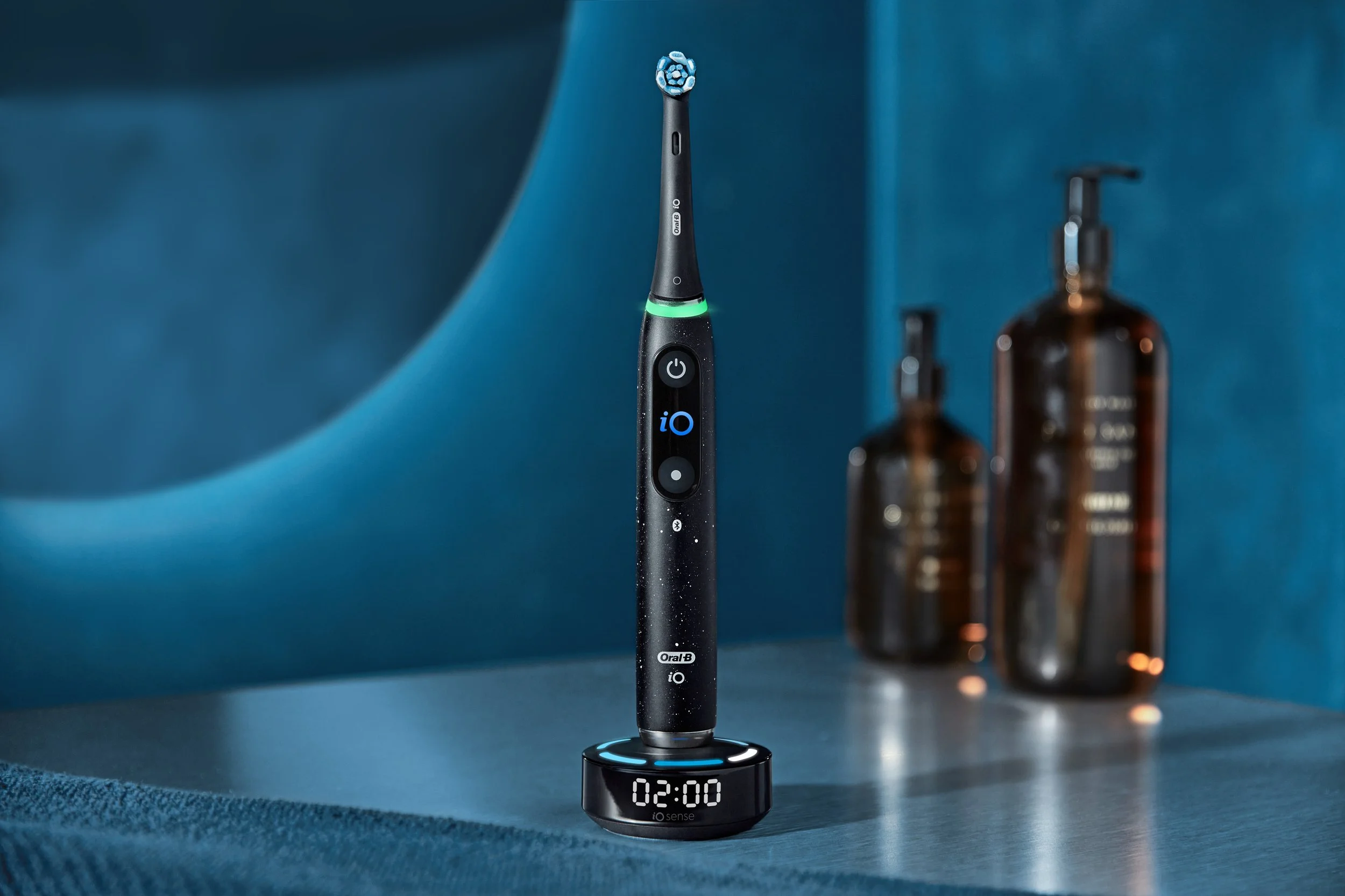 oral-b-io-electric-toothbrush-deeper-smarter-clean-3.jpg