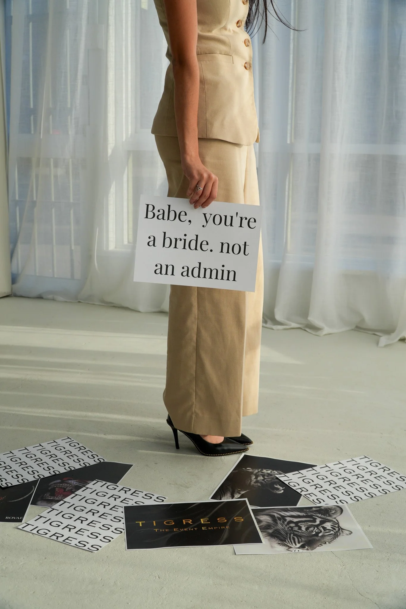 wedding planner with a note