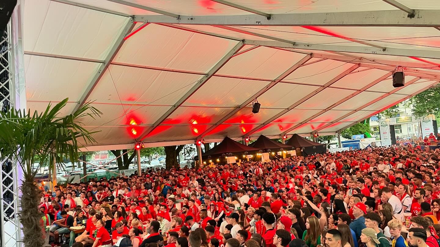 ⚽️ P U B L I C  V I E W I N G  EM2024 ⚽️

Crazy Viertelfinale! 🥳 Wir freuen uns schon riesig auf n&auml;chsten Samstag, 6. Juli und auf das Spiel gegen England🇬🇪! T&uuml;r&ouml;ffnung ist um 15.00 Uhr, dann heisst es wieder HOPP SCHWIIZ🇨🇭⚽️ Komm