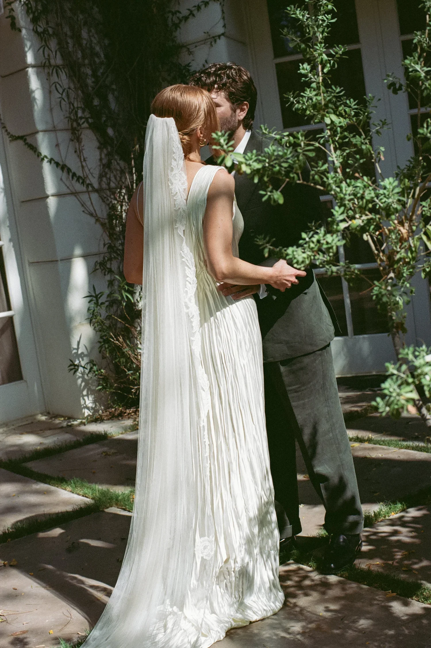 Abby+++Paul+++First+Look-13.webp
