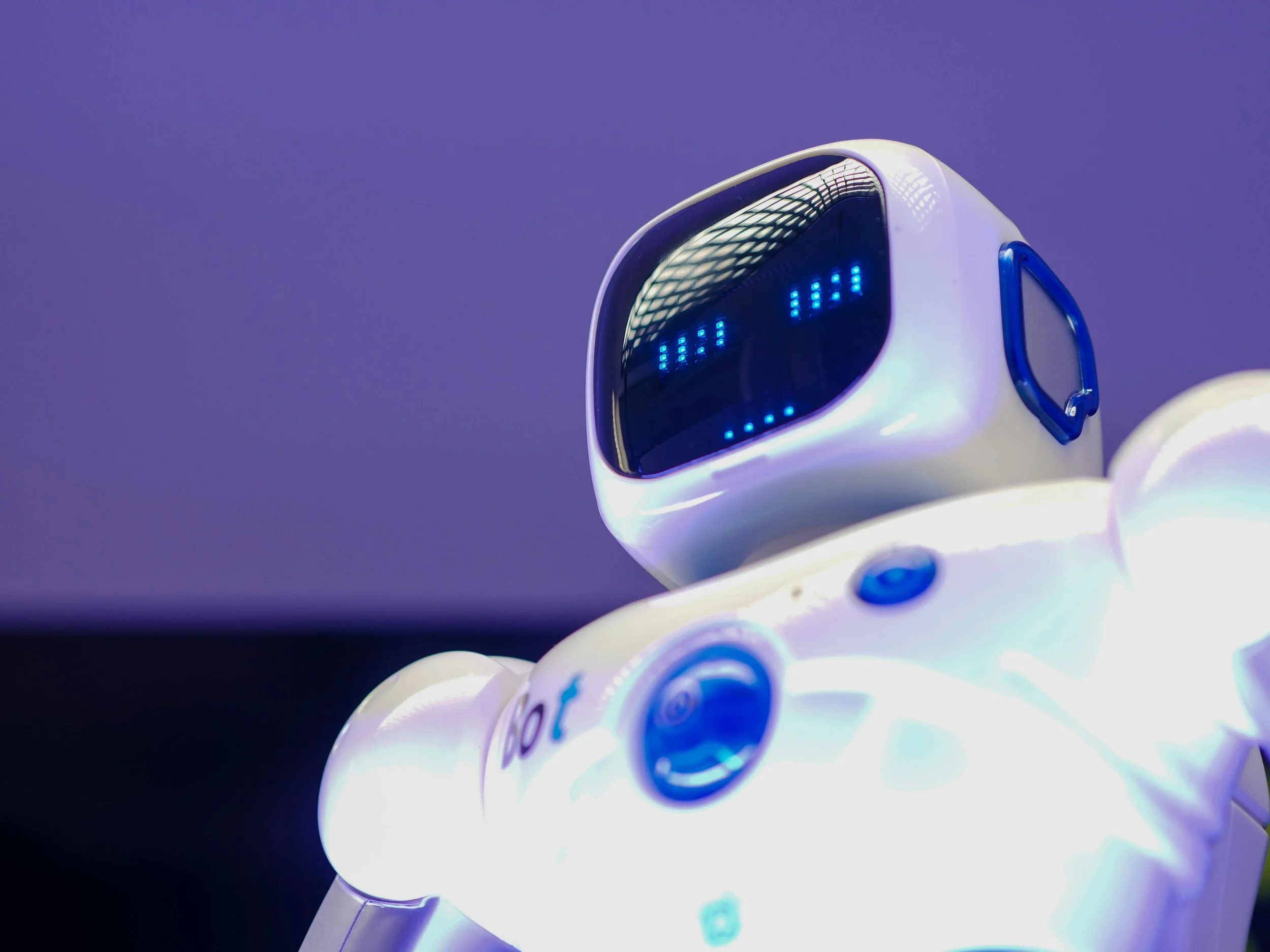 Same Model, Same Voice, Same Brand: The Hidden Cost of Delegating Strategy to AI