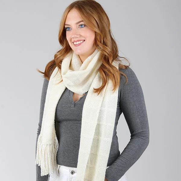 AWK1-Lattice-scarf-kit-model.jpg
