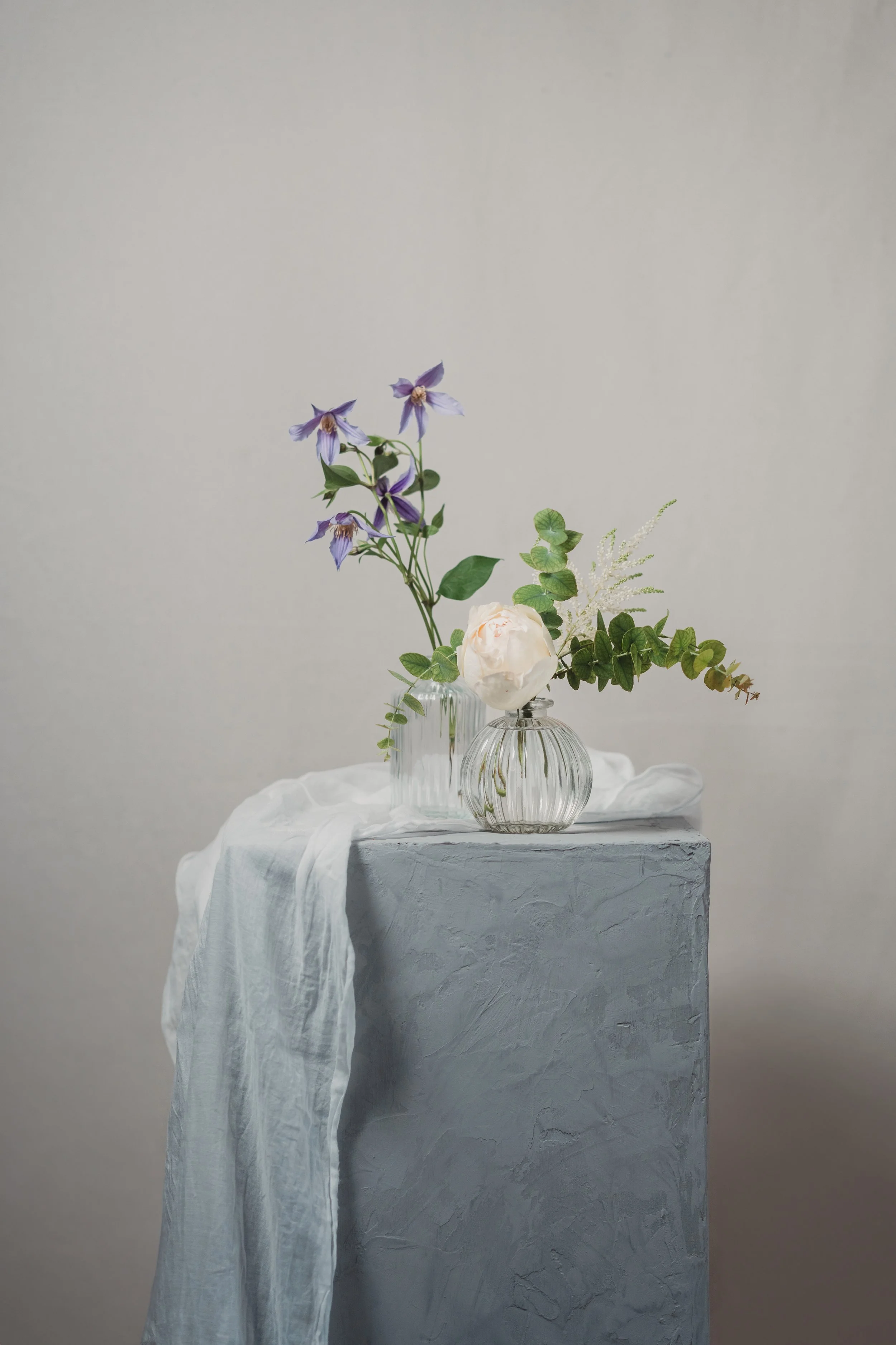 Assortiment de mini vases fleuris