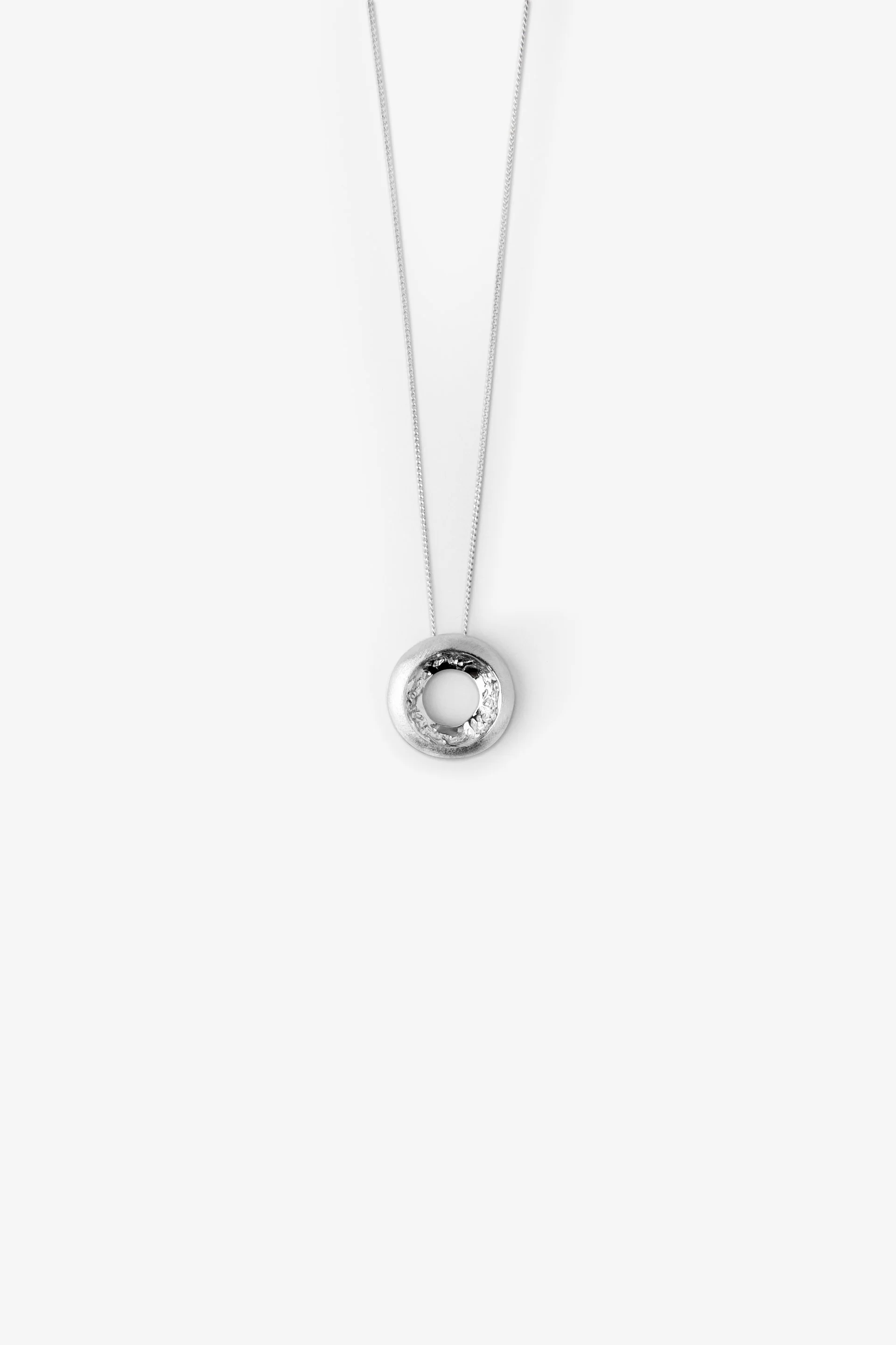 Broken edge donut pendant s_silver_2D1A2860_gb.jpg (Copy)