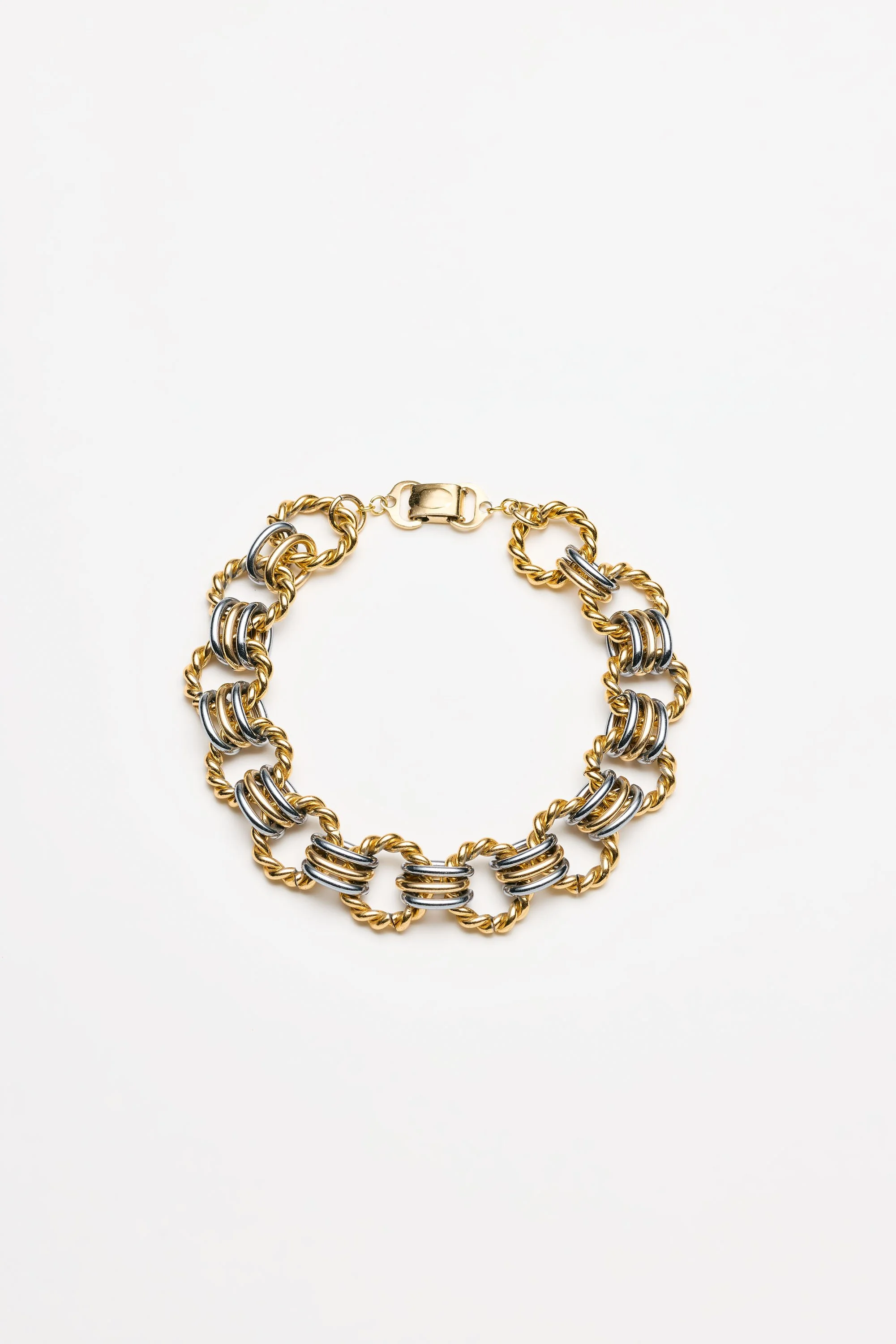 Vintage Costume Jewelry – Trifari – Necklace