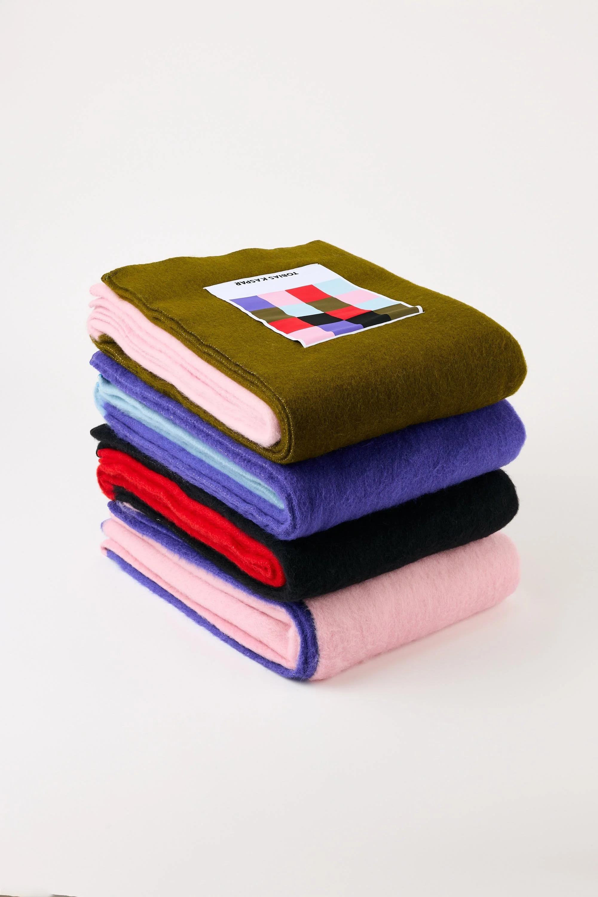 Tobias Kaspar | Duochrome | 2025/26 Winter Blanket Collection