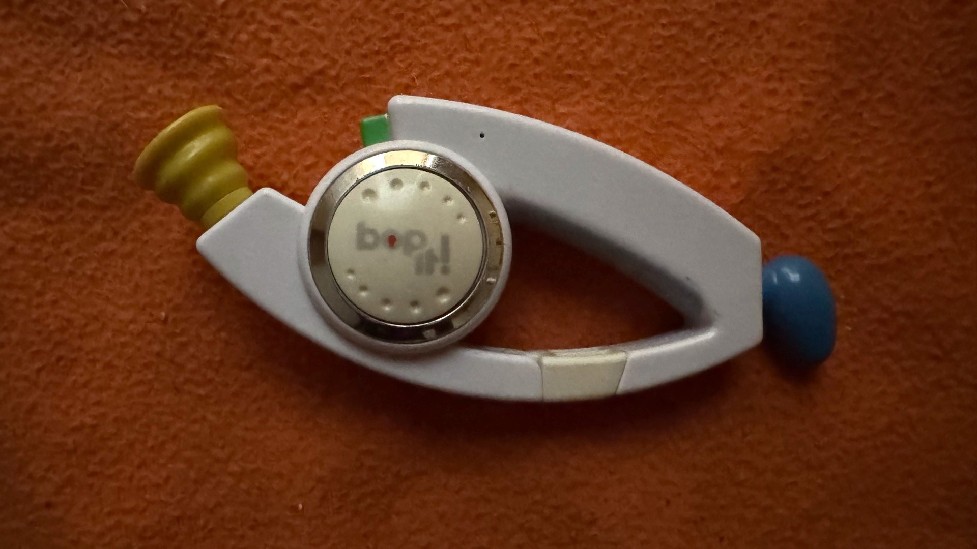 Name: Bop It! Carabiner Edition  •  Release Year: 2009  •  Revision Number: Score 4  •  Test Mode Length: 0m 26s