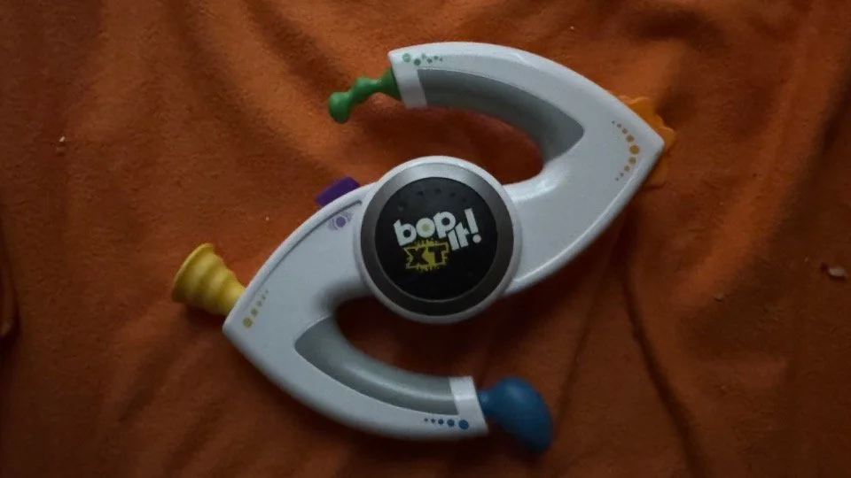 Name: Bop It! XT  •  Color: UK Version  •  Release Year: 2013  •  Revision Number: Score 28 •  Test Mode Length: 1m 22s