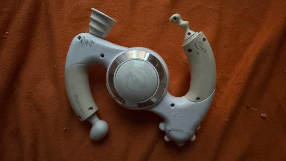 Name: Bop It Extreme 2  •  Color: White  •  Release Year: 2006  •  Revision Number: 12  •  Test Mode Length: 0m 35s