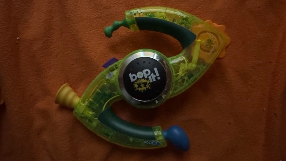 Name: Bop It! XT  •  Color: Sonic Edition  •  Release Year: 2012  •  Revision Number: Score 28  •  Test Mode Length: 1m 22s