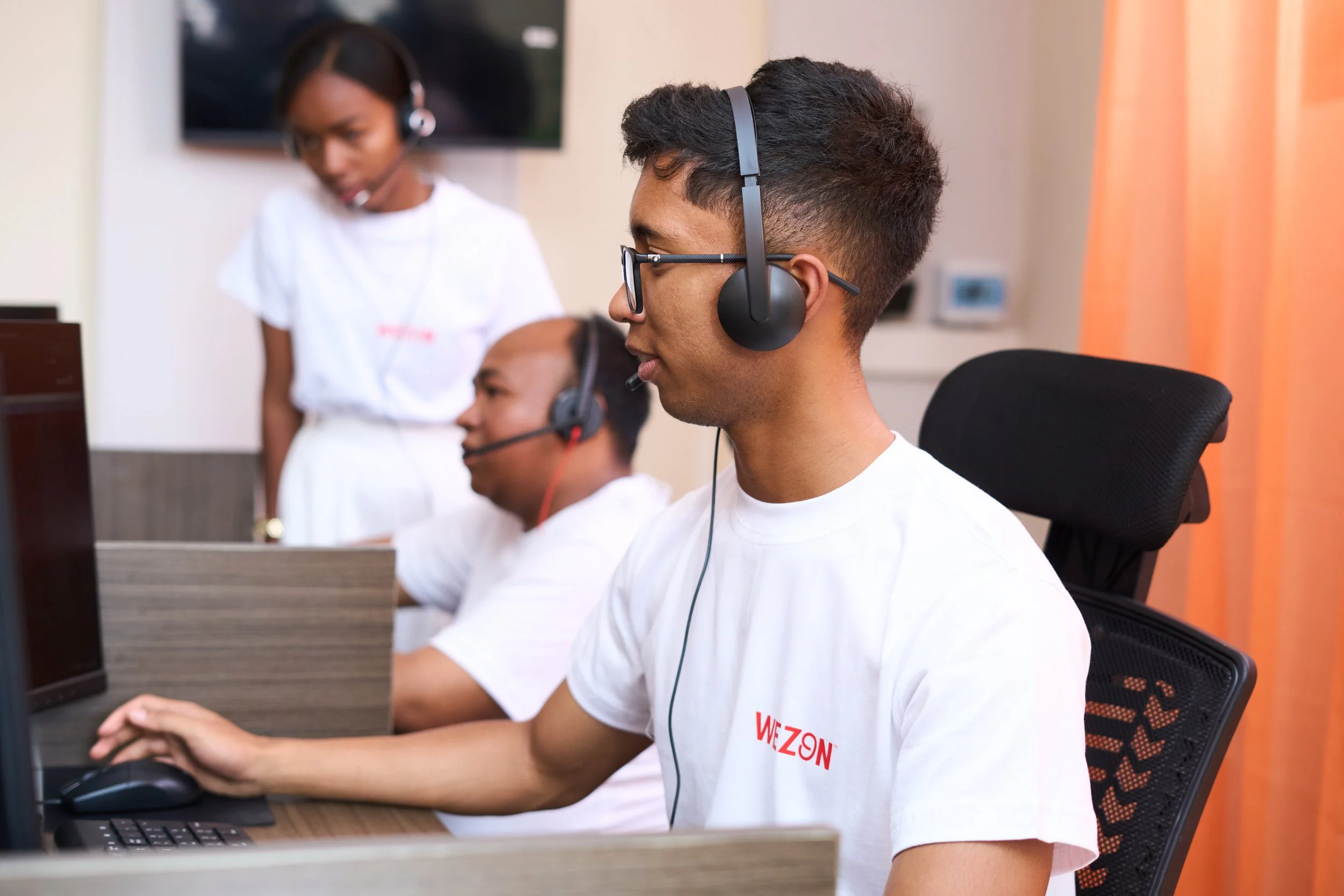 Pourquoi externaliser le support client d’une agence de voyage en 2026 ?