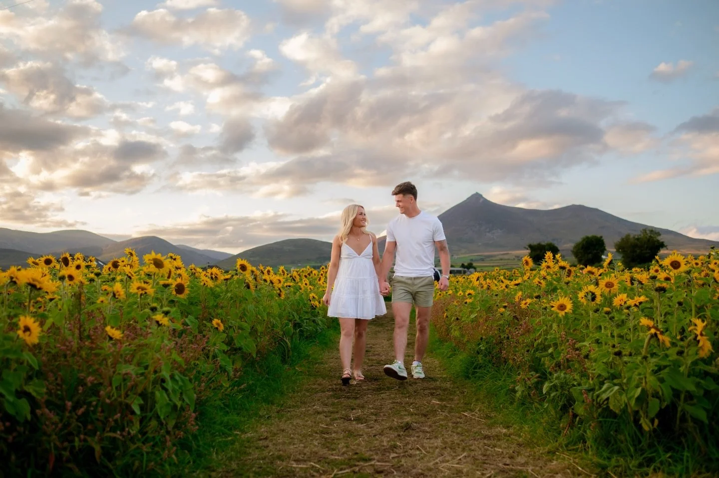 With the longer evenings now here I am excited to get out for more pre wedding shoots! So if you have asked me about one let&rsquo;s get planning and create some unreal images together!!

#weddingphotographer #engaged #engagement #irishweddingphotogr