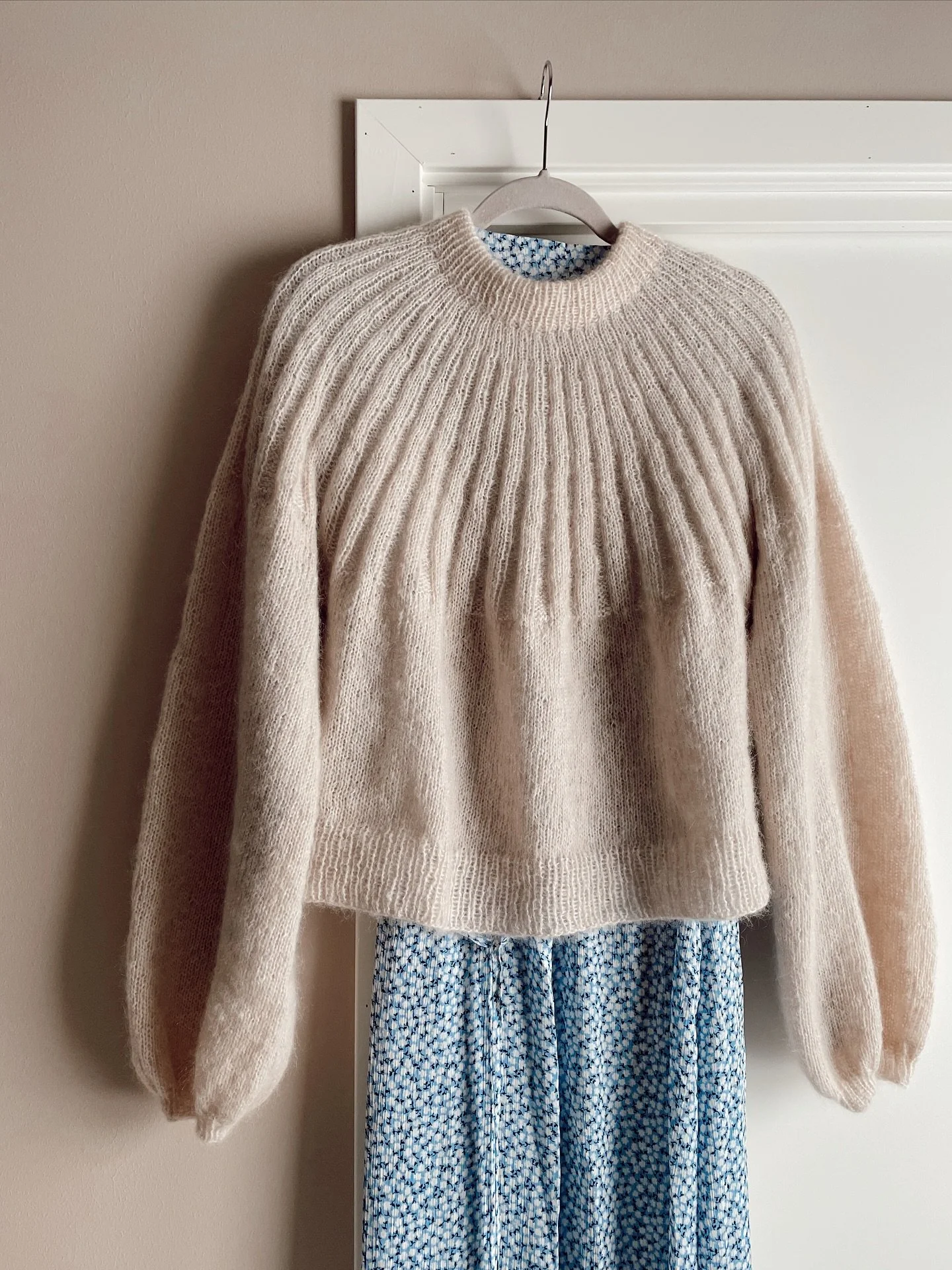 An old favourite .. #sundaysweatermohairedition 🦢

Pattern from @petiteknit 🤍
