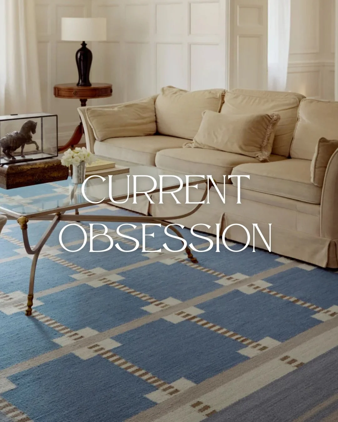 Current obsession: R&ouml;llakan-tepper🌷🌷🌷 Teppene er en del av svensk h&aring;ndtverkshistorie, kjent for sine geometriske former og sterke farger - og de er bare s&aring; utrolig fine❤️

Har veldig lyst p&aring; et slikt teppe, men sp&oslash;rs 