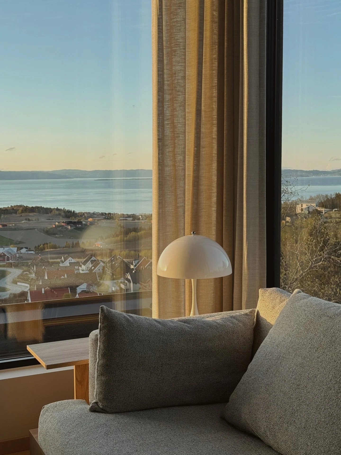 Interior details✨🫧

&Aring; bygge hus var en overveldende prosess, men s&aring;&aring; g&oslash;y - og jeg (vi❤️) kunne ikke v&aelig;rt mer forn&oslash;yd med sluttresultatet. L&aelig;rte s&aring; mye i denne perioden, og har gjort s&aring; mye rese