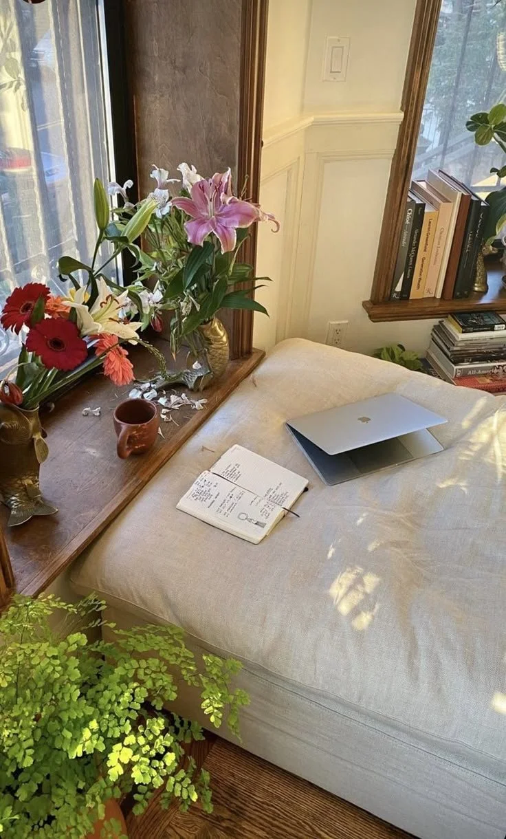 20 Ways to Romanticize Your Life This Spring