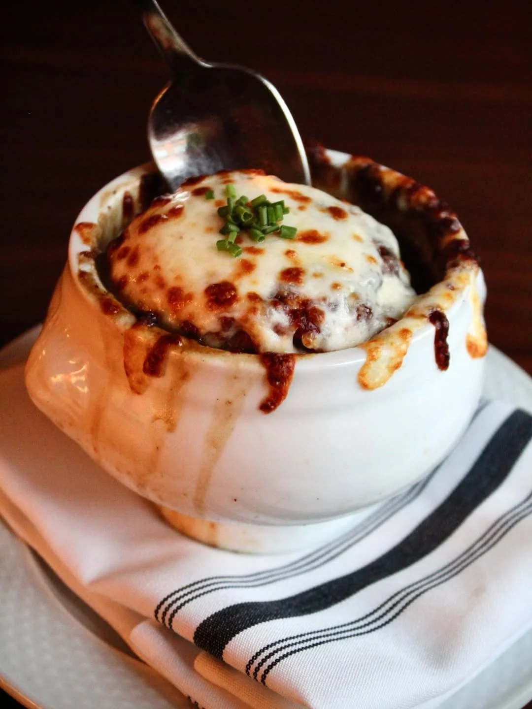 Lunch and bar in Montclair at Halcyon Montclair