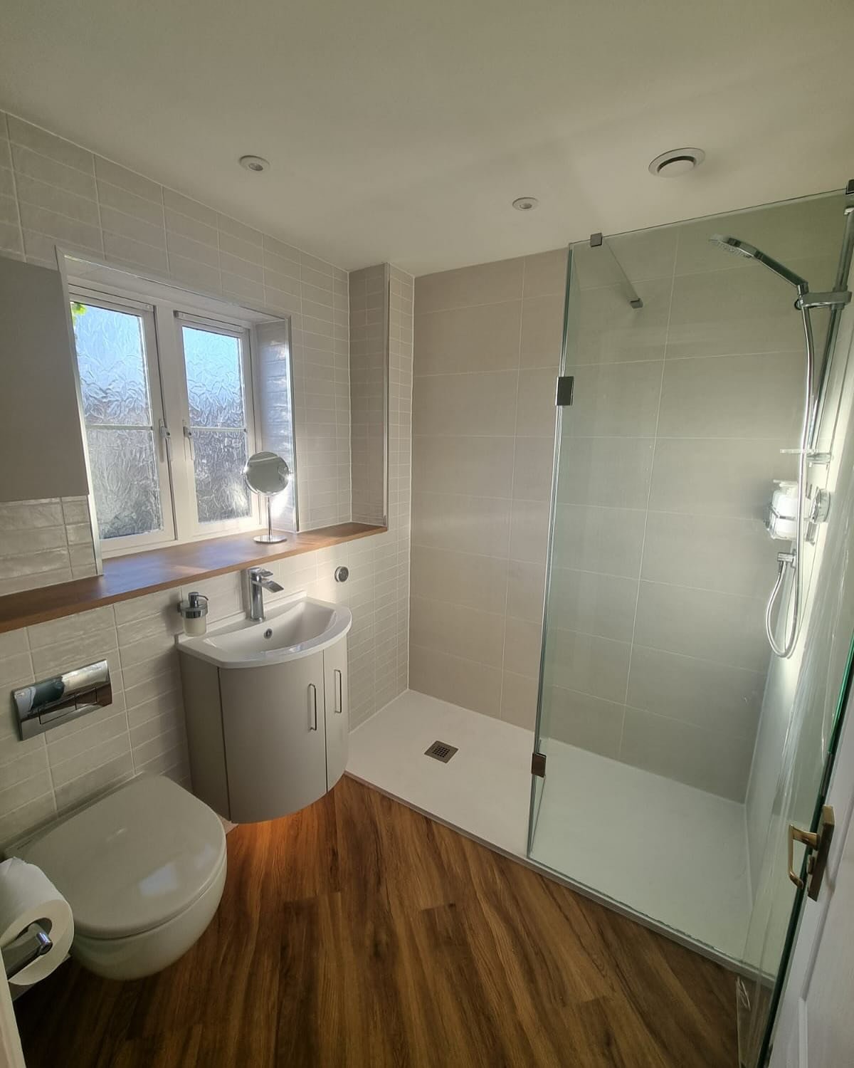Take a look at this beautiful en-suite we have just completed. We love the calming colours and textures and the night light is a great feature. Looking for a new wow factor bathroom in 2025 ? We have expanded our ranges and increased our installation