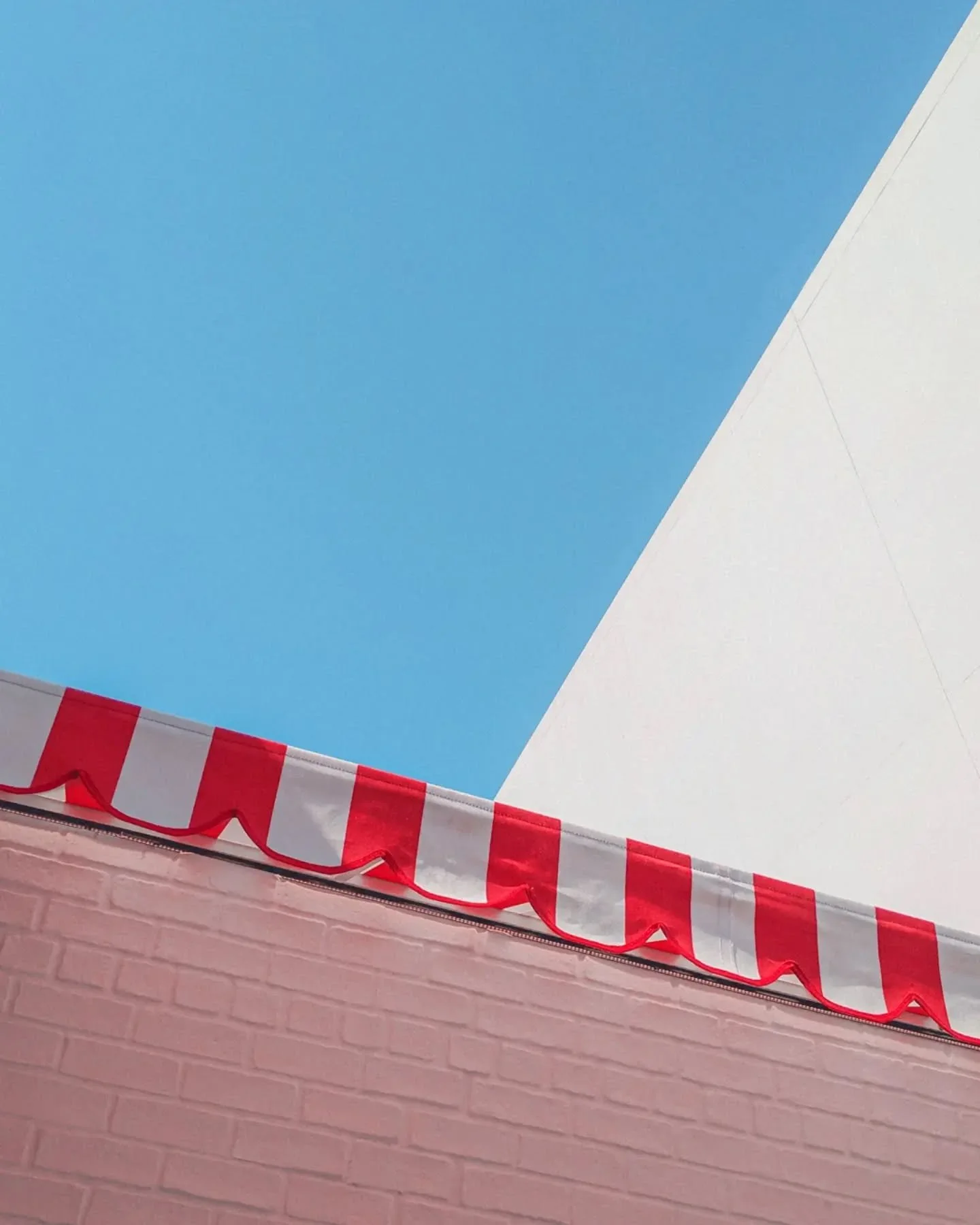Happy 4th of July and Happy 250th Birthday, America! 🇺🇸 🎆

#happy4thofjuly🇺🇸 #happyfourthofjuly #happy250america #broadmag #documentingspaces