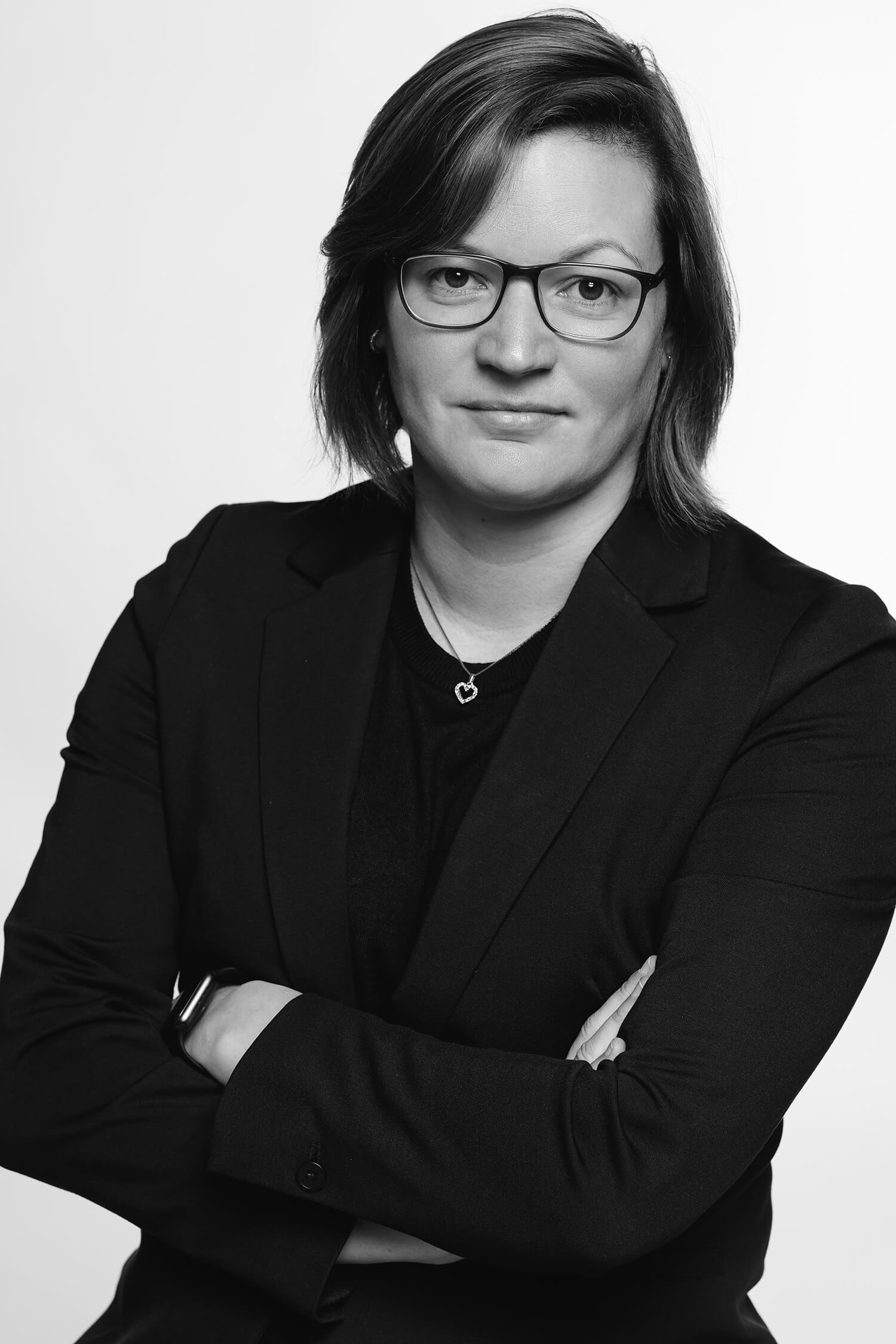 Portretfoto van Monique Beijersbergen - advocaat bij HarveyBloom Advocaten