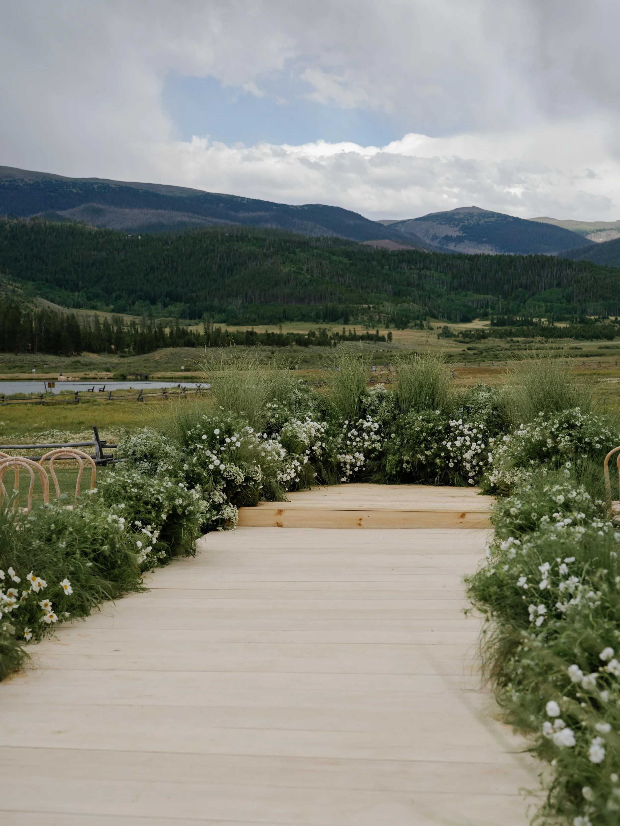 56-kelseycowley_weddingpreview_olivia&graydon-min.jpg