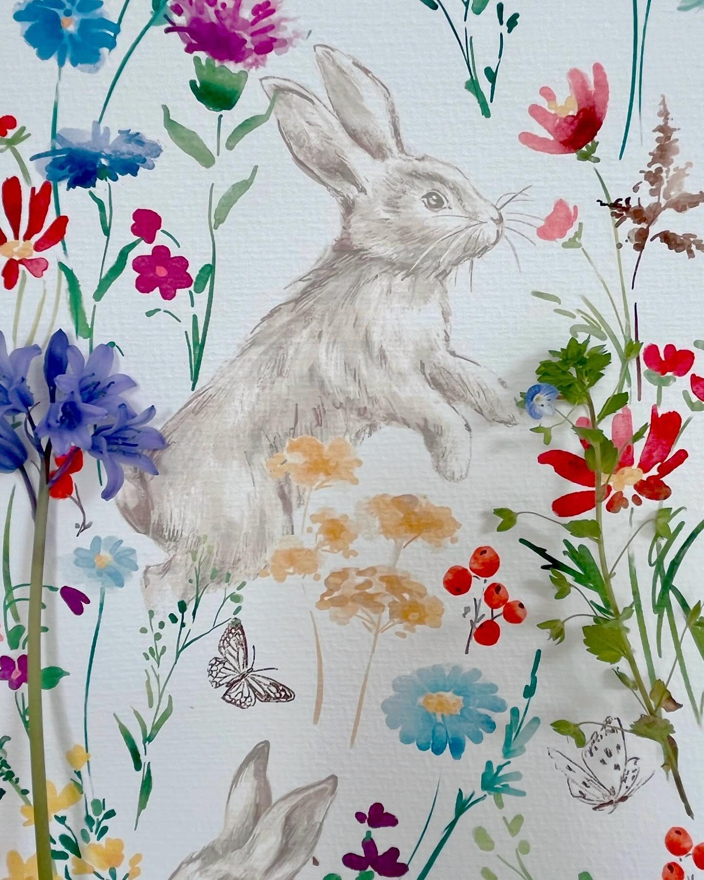 Hey, friends! Feeling the spring vibes too? 🌸🐰 It&rsquo;s my take on the beauty of this season, with vibrant flowers and playful rabbits. 🌼✨ Care to take a peek?
&bull;
&bull;
#textiledesign #beddingdesign #hometextiles #hometextiledesign #springf
