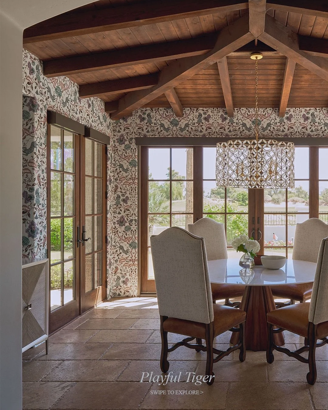 How stunning is this breakfast room by talented viadsadesign featuring my Playful Tiger wallpaper from @miltonandking! 

I always enjoy seeing how people use my patterns in different spaces. When designing this, I just hoped it would help interiors f