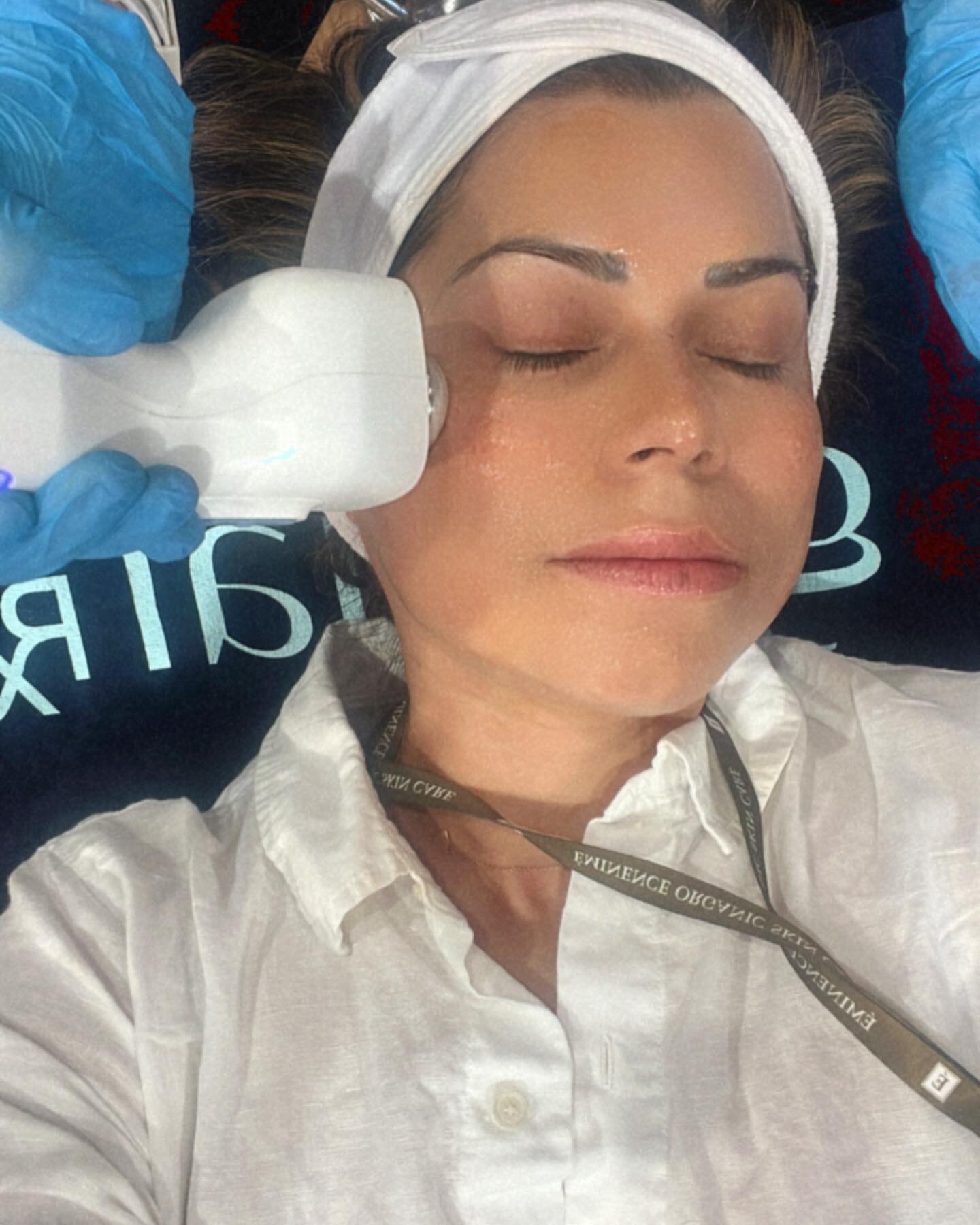 A glimpse of the very first @glacial_rx ❄️ laser treatment in Beverly Hills! We are so obsessed with this treatment and excited to offer this treatment to our amazing clients. Glacial&reg; Rx is the first and only CryoAesthetics&trade; treatment that