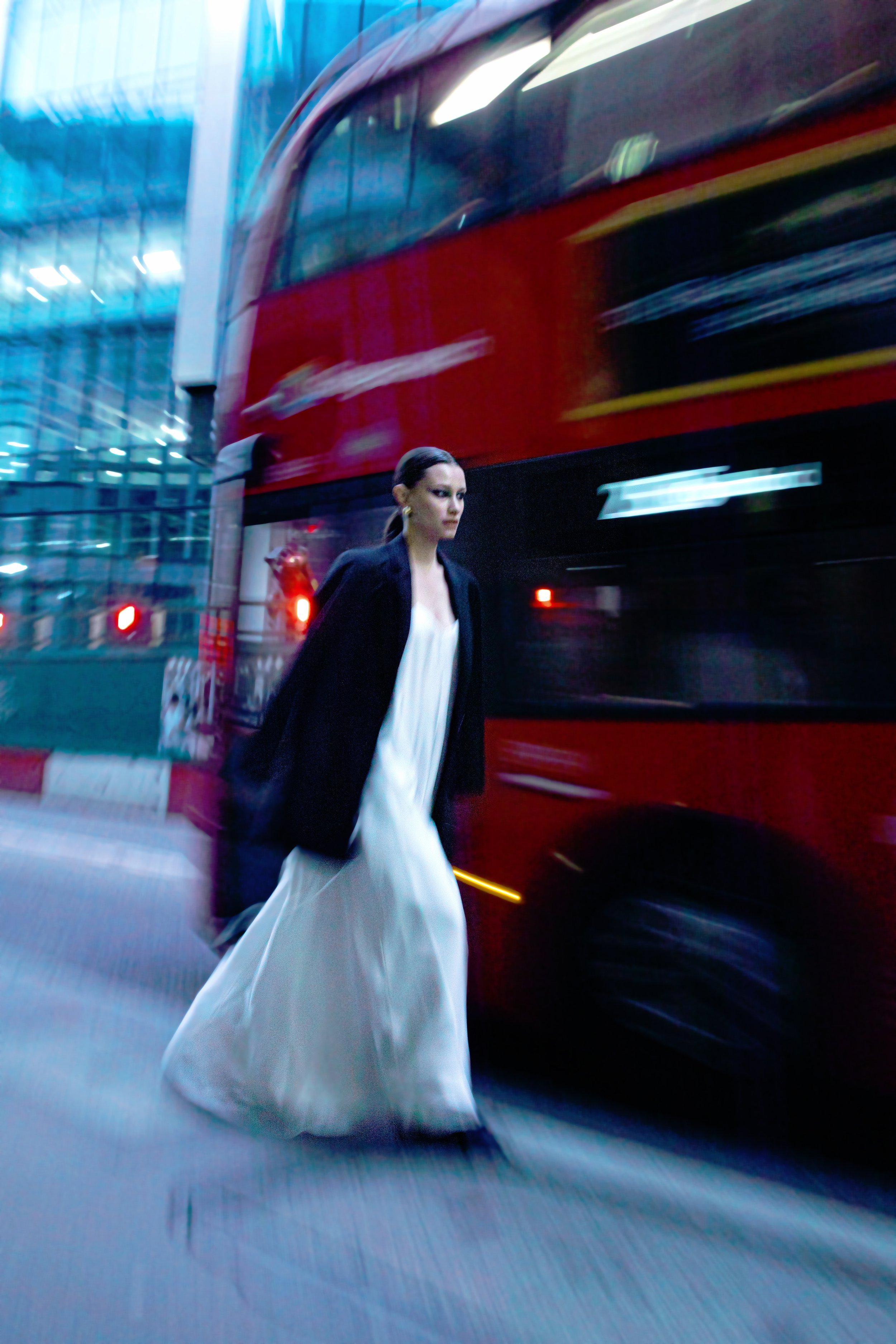 INNNA offers a midi white cream silk dress suitable for birthday parties, summer days, or evening weddings, ideal for brides and bridesmaids. It pairs with a cream double-breasted or black blazer.