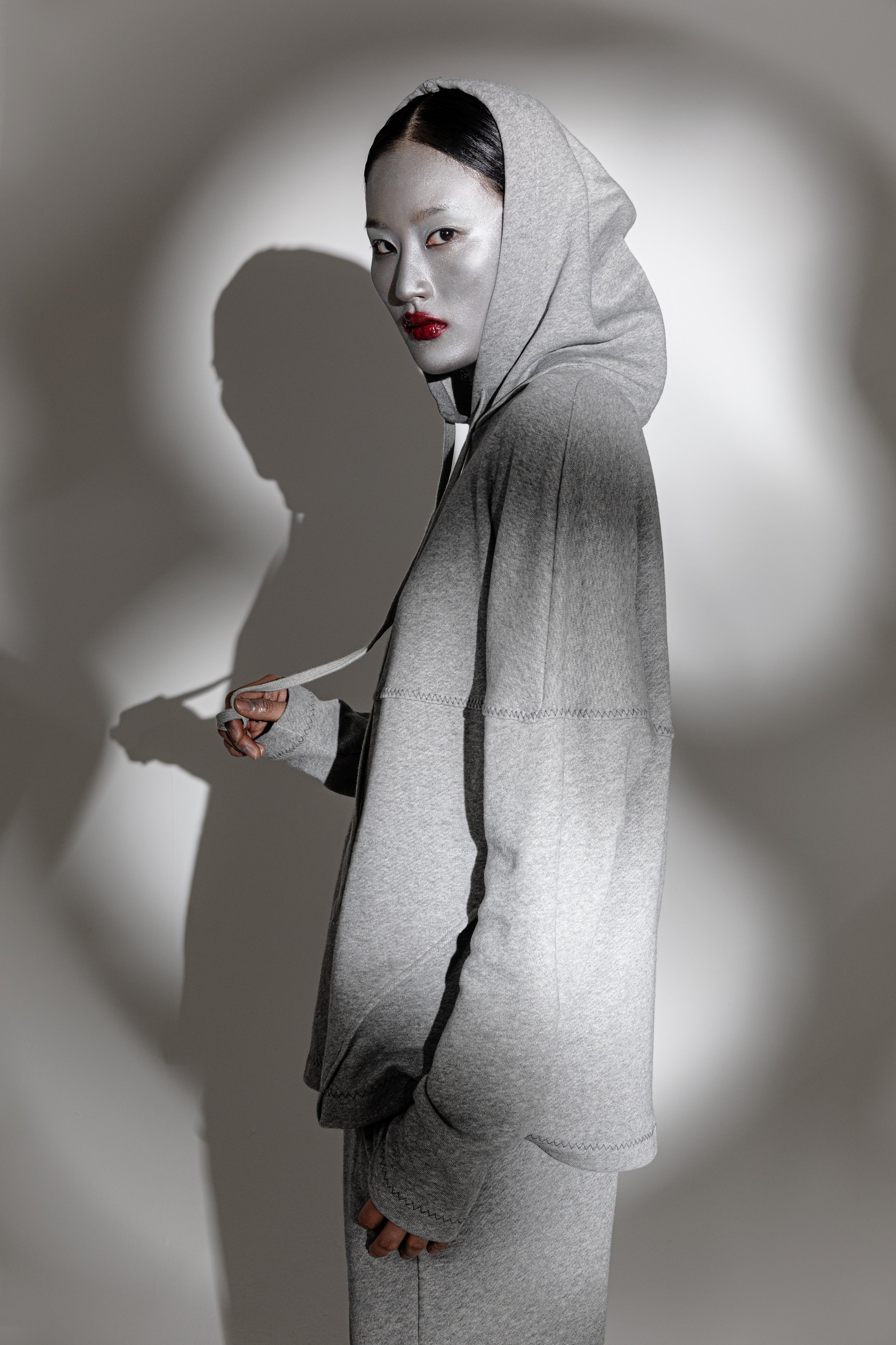 INNNA offers 100% soft cotton hoodies, often called sweatshirts, in grey, available with matching traders shorts as a set.