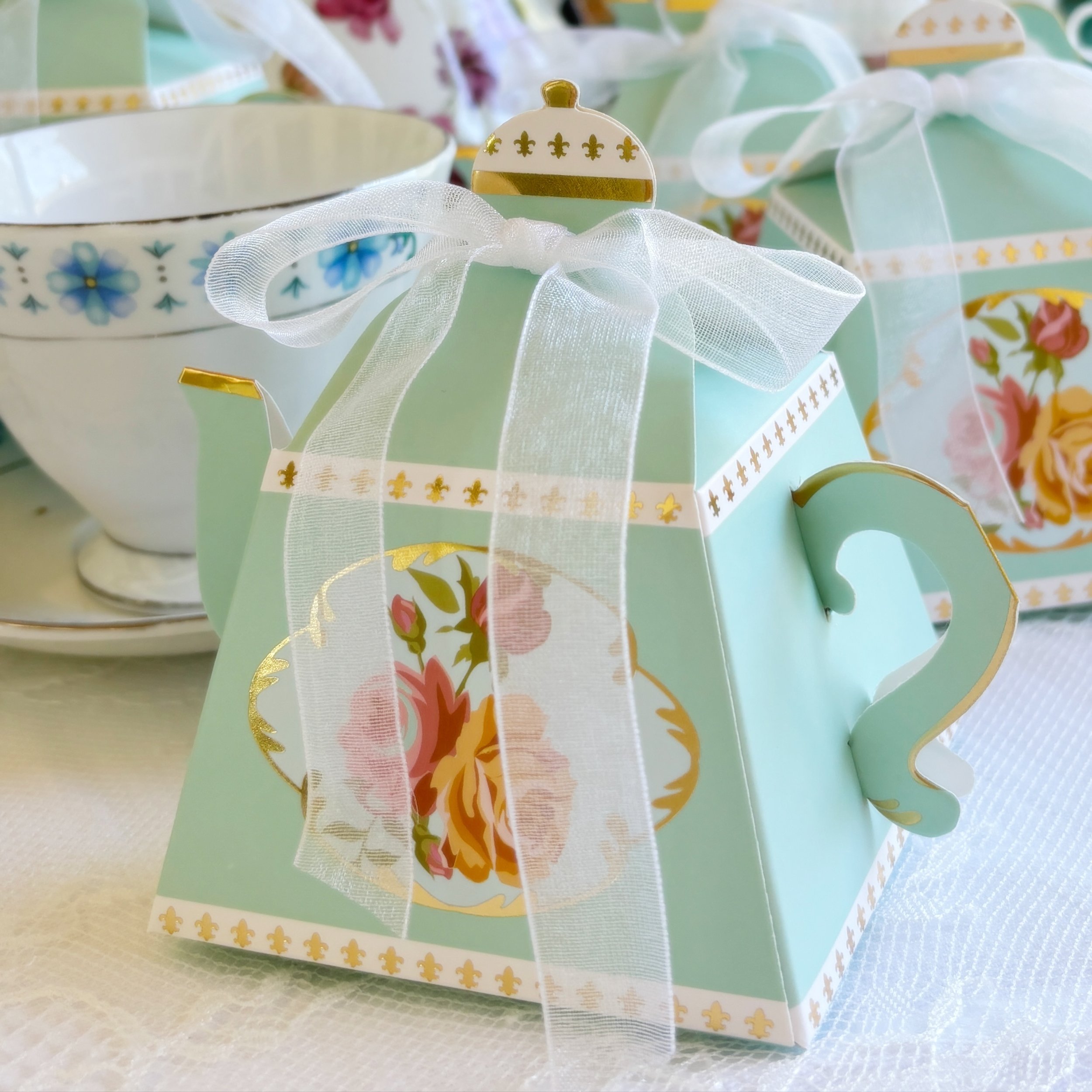 &bull;a tea party fit for a princess&bull; When one of my besties told me she was throwing a tea party for her precious daughter {whom I adore like my own} I knew these darling teapot boxes I had stored away for the perfect occasion would be such a f