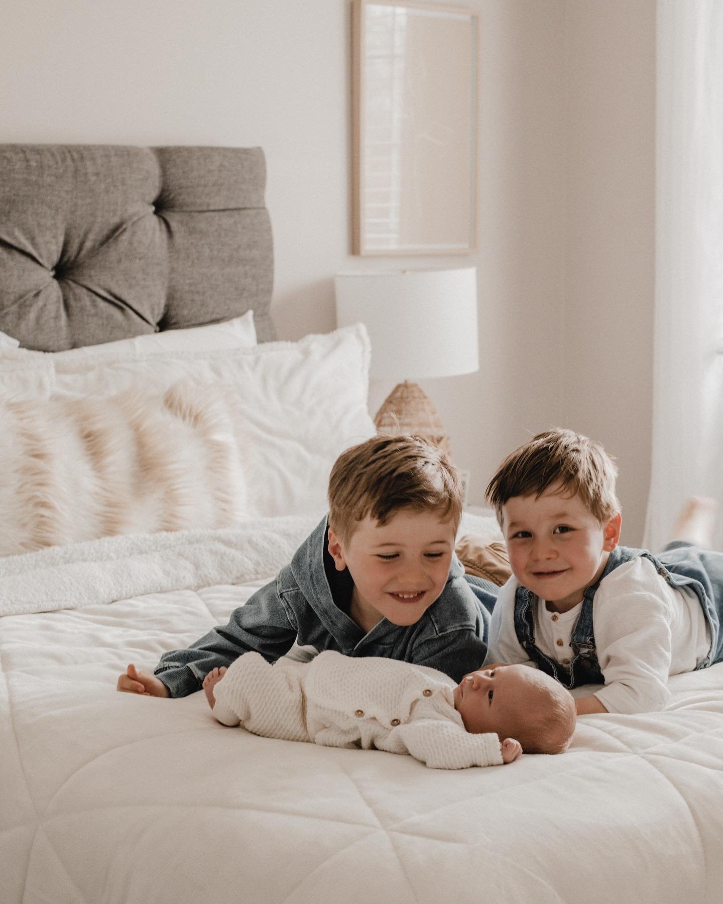 Including the whole family in this newborn session was so special. These two boys are big fans of their new little brother 💛

&bull;
&bull;
&bull;

Newborn, newborn photography, lifestyle newborn photography, lifestyle photography, family photograph